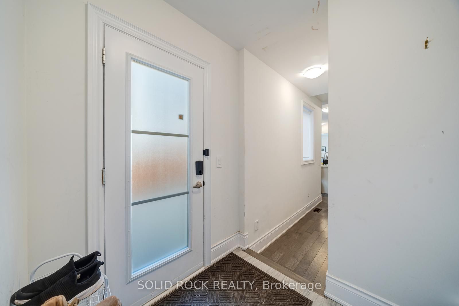 9376 Bayview Avenue Property Photo 3