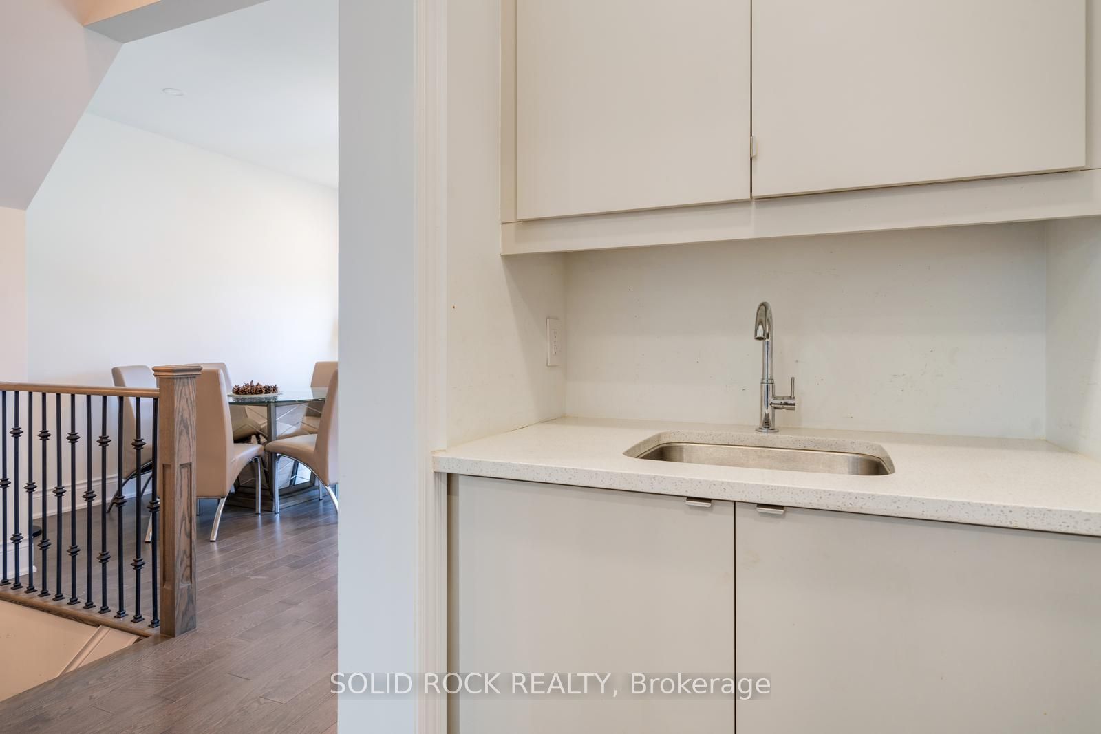 9376 Bayview Avenue Property Photo 8
