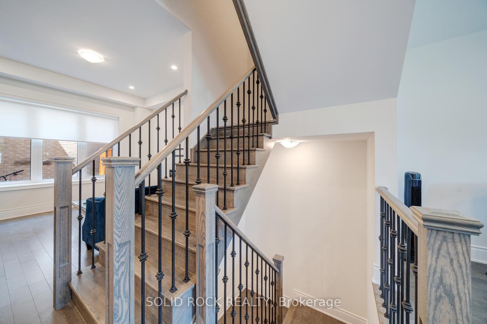 9376 Bayview Avenue Property Photo 13