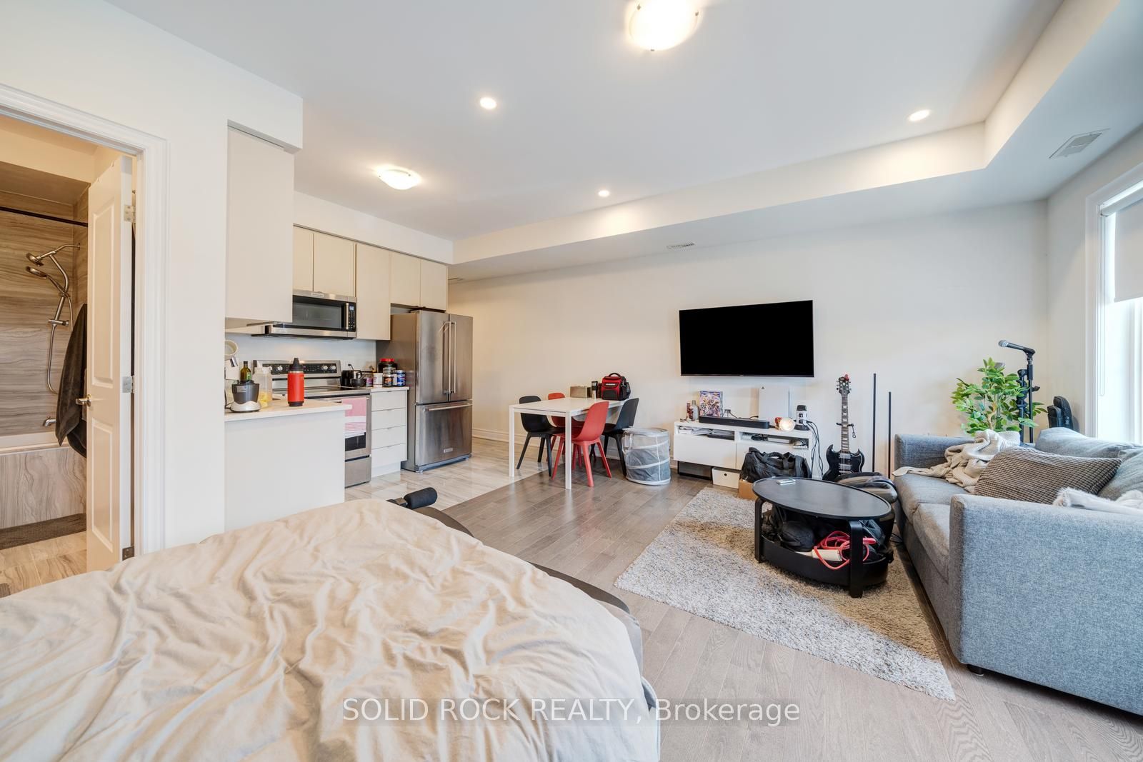 9376 Bayview Avenue Property Photo 31