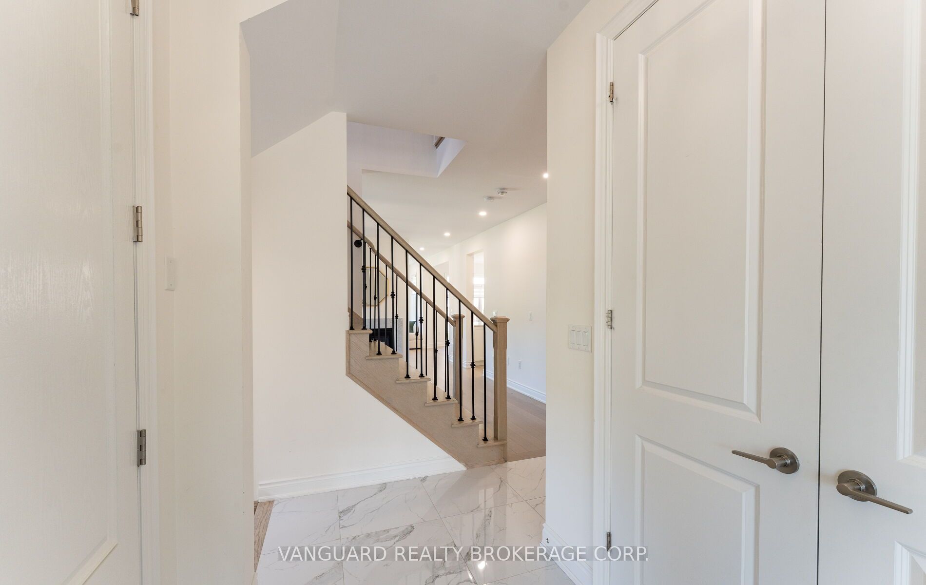 158 Scarlet Way Property Photo 6