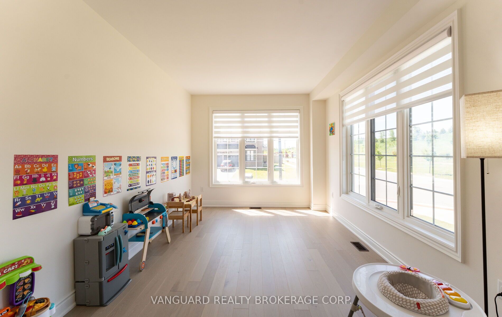 158 Scarlet Way Property Photo 8
