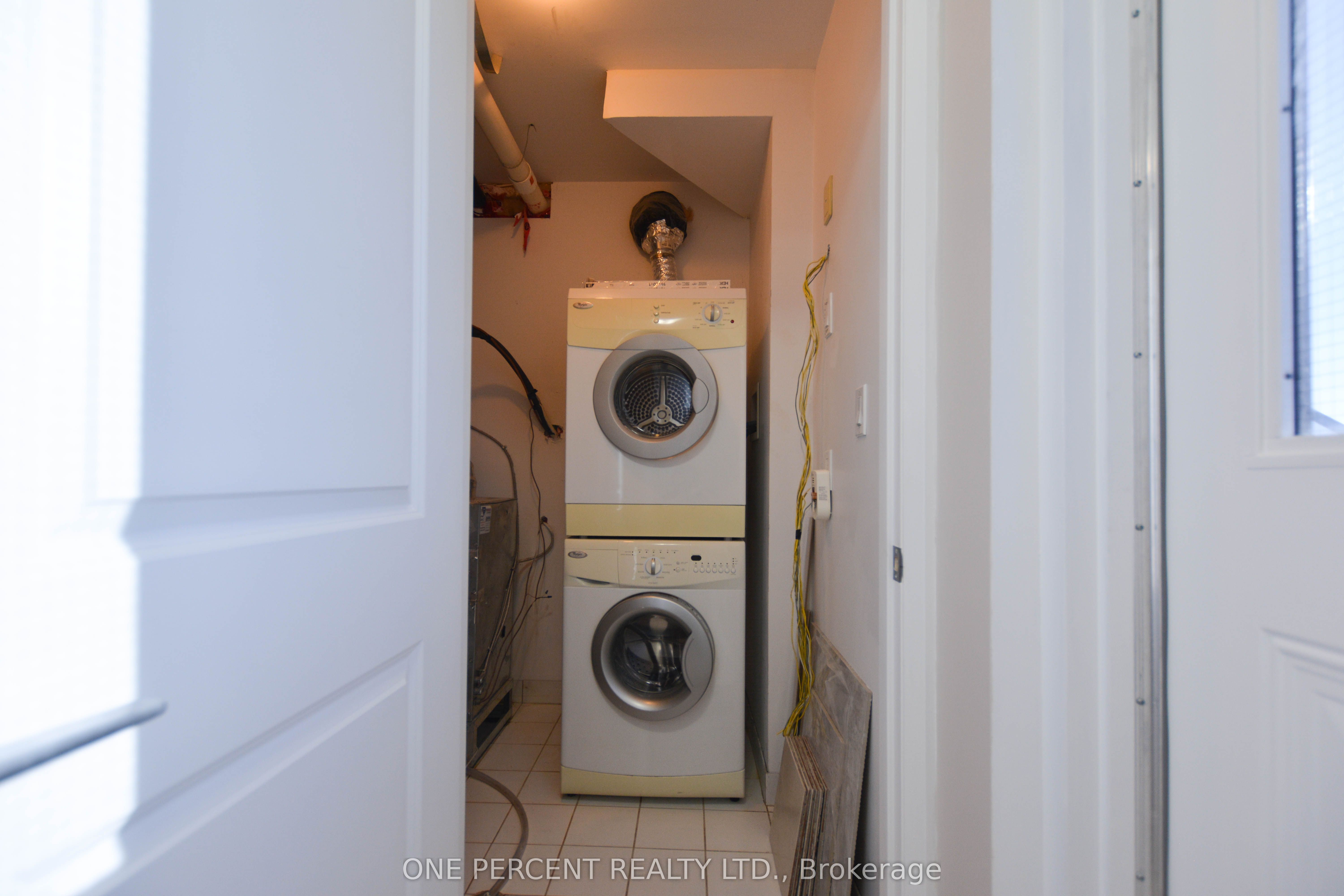 320 John Street 201 Property Photo 28