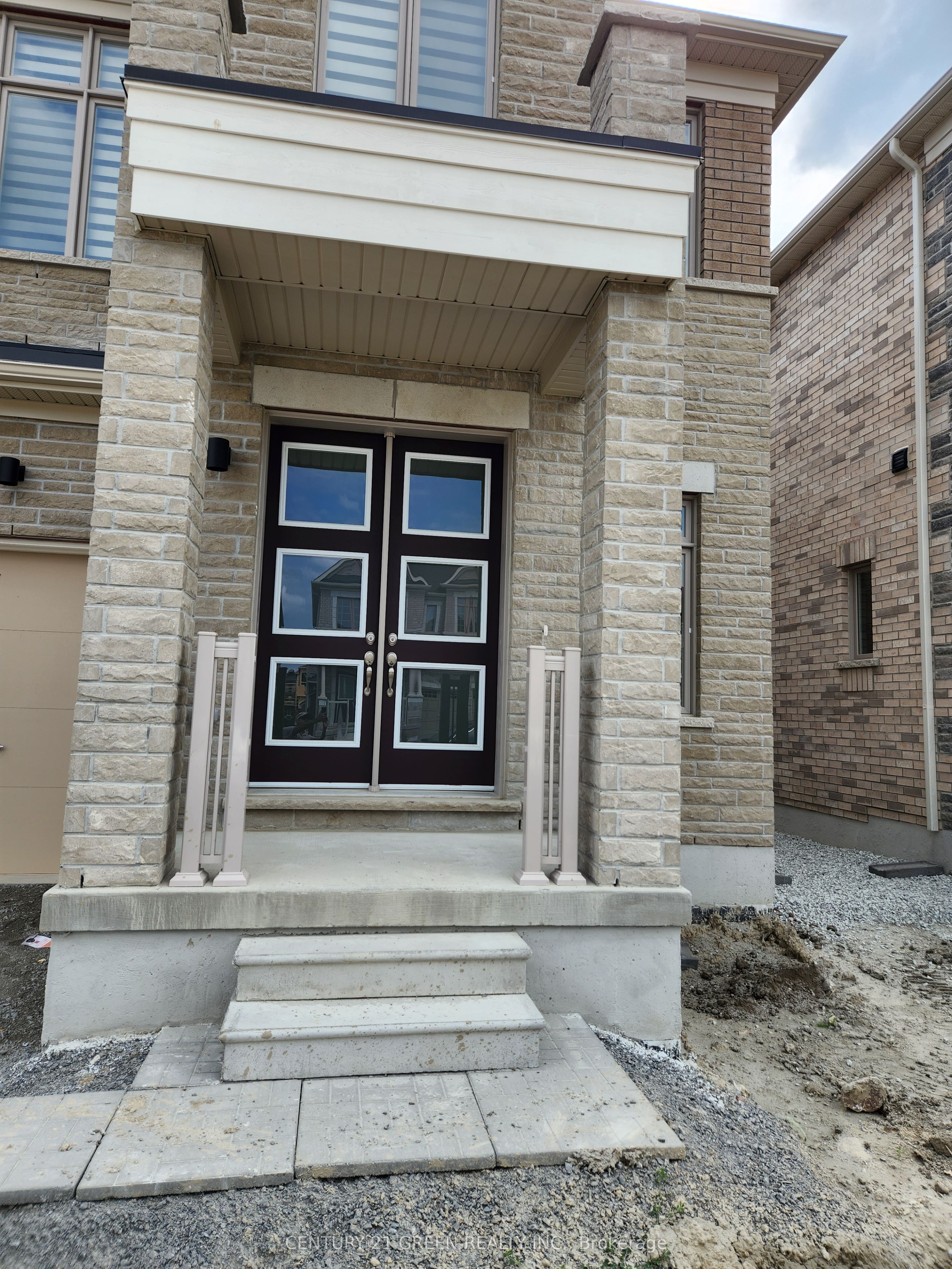 322 Boundary Boulevard Main Property Photo 2