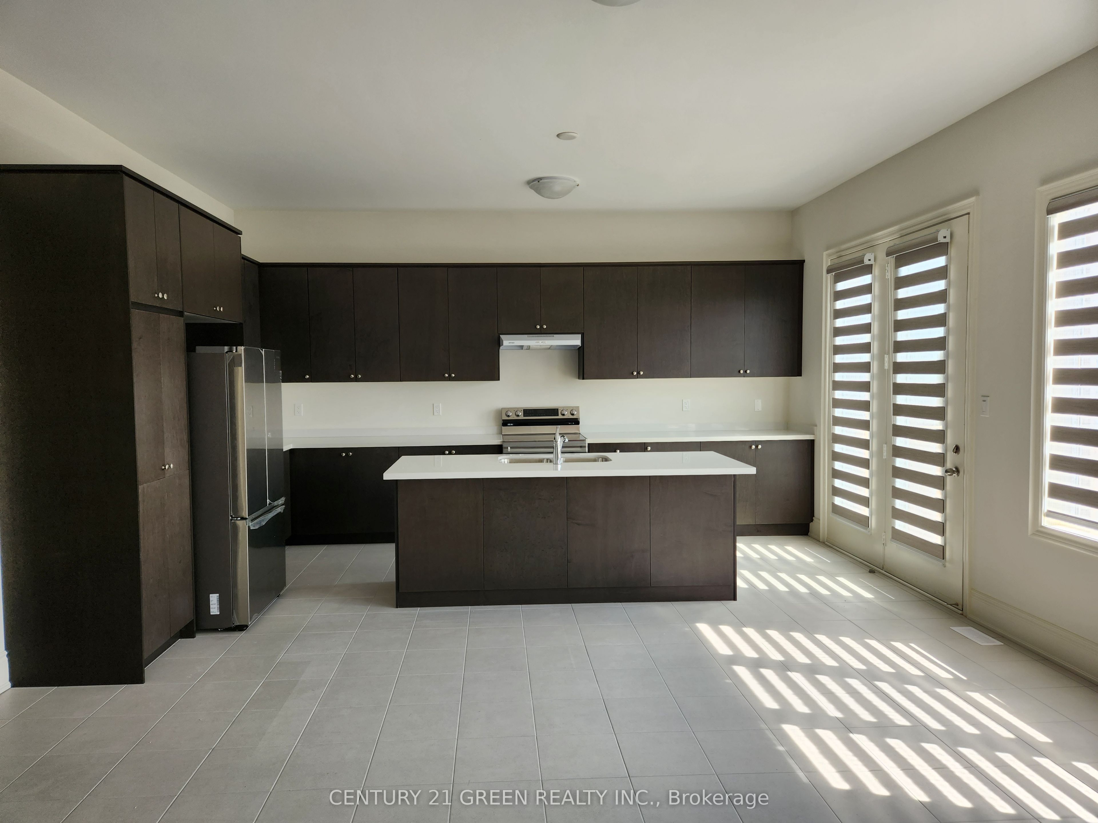 322 Boundary Boulevard Main Property Photo 10