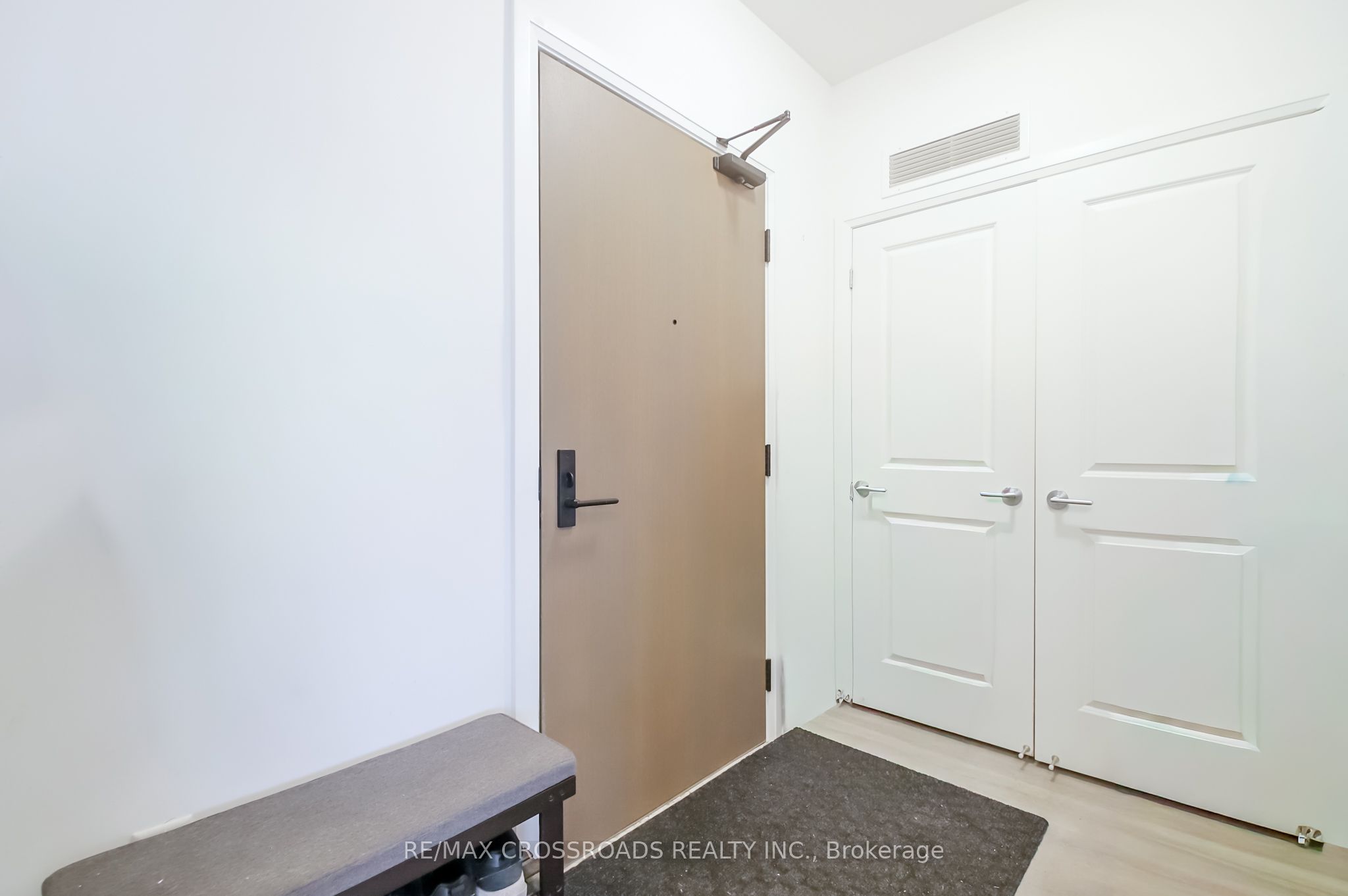 9700 Ninth Line 717 Property Photo 6