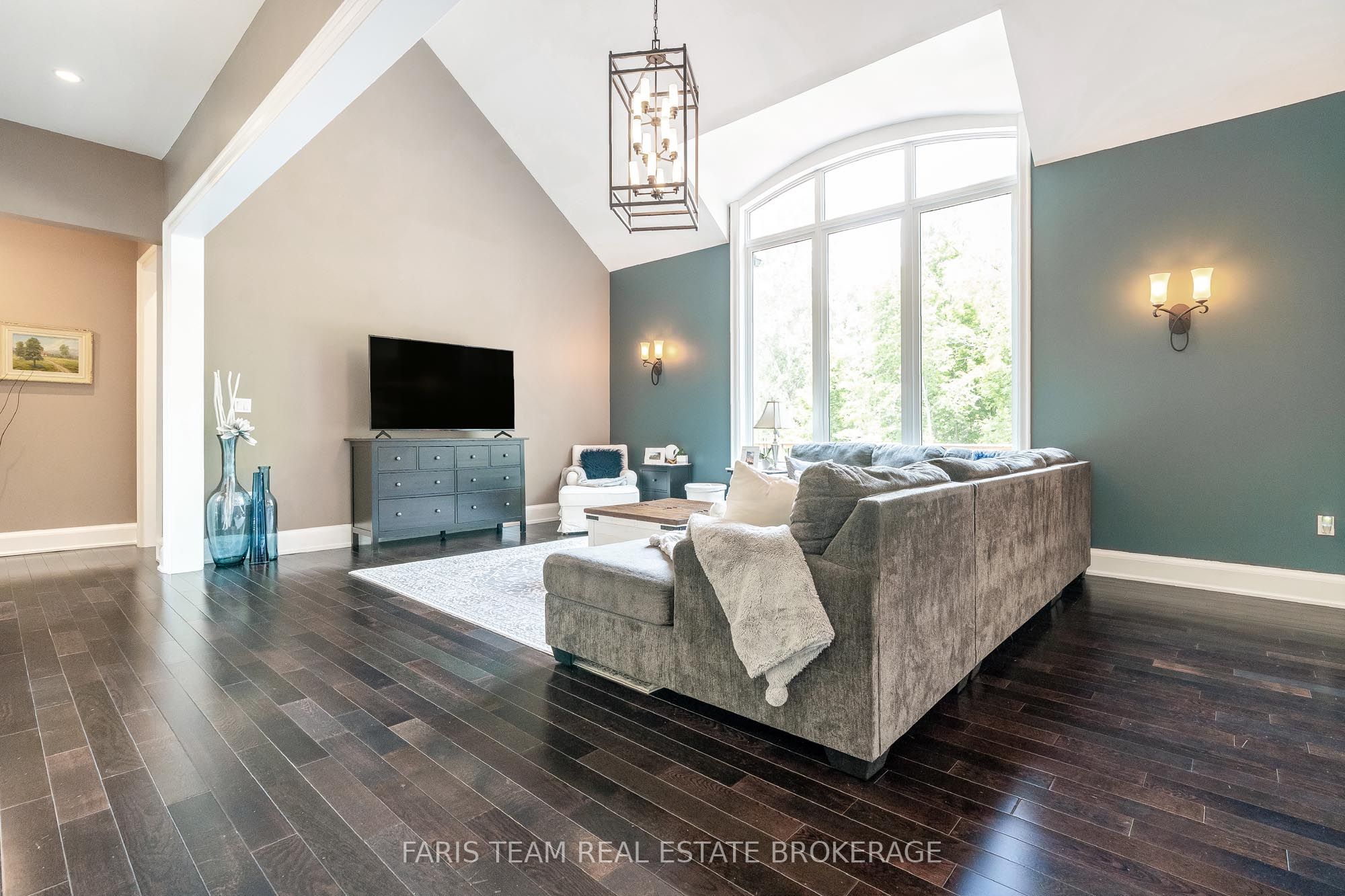 400 Lloyd's Lane Property Photo 16