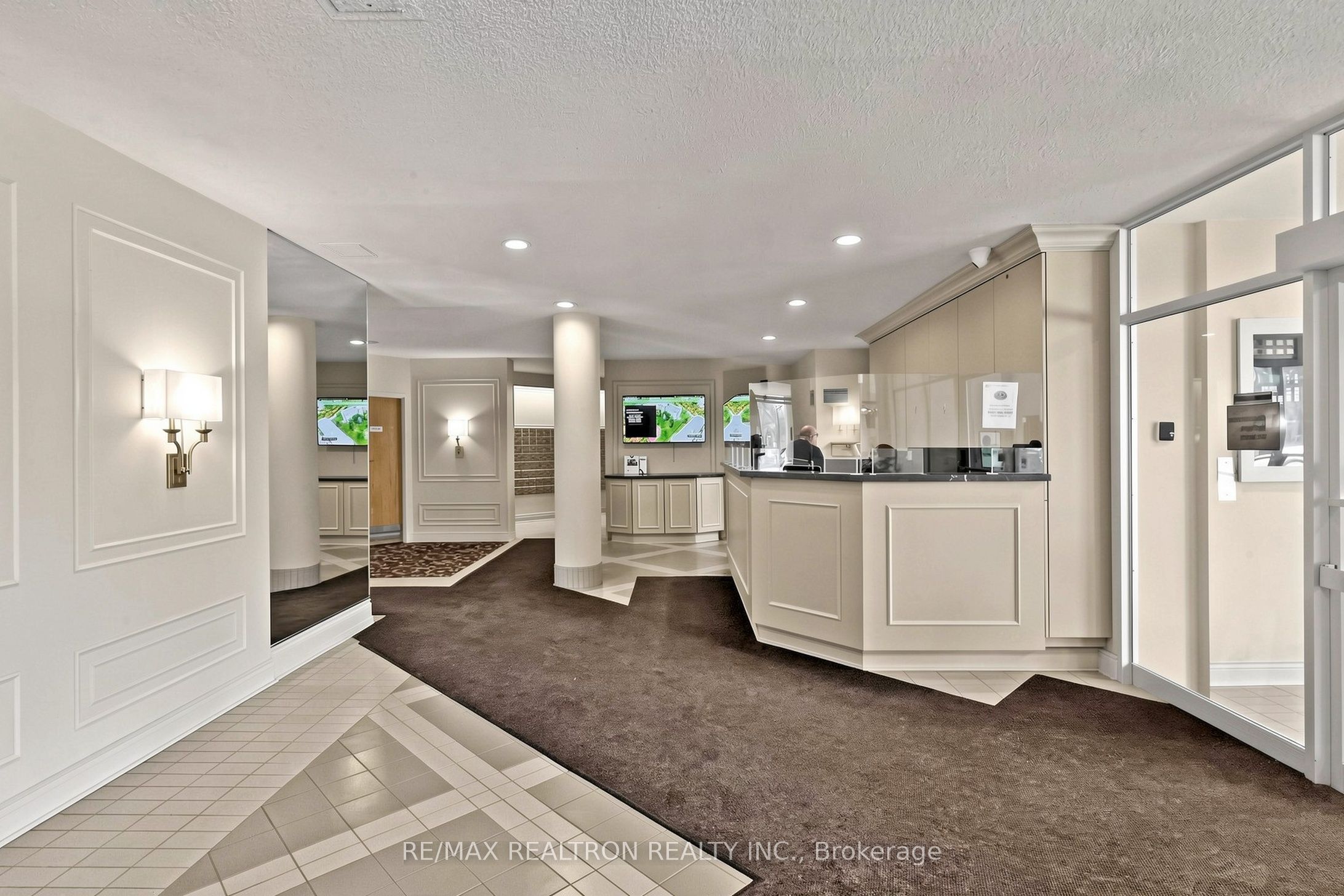 326 E Major Mackenzie Drive 307 Property Photo 6