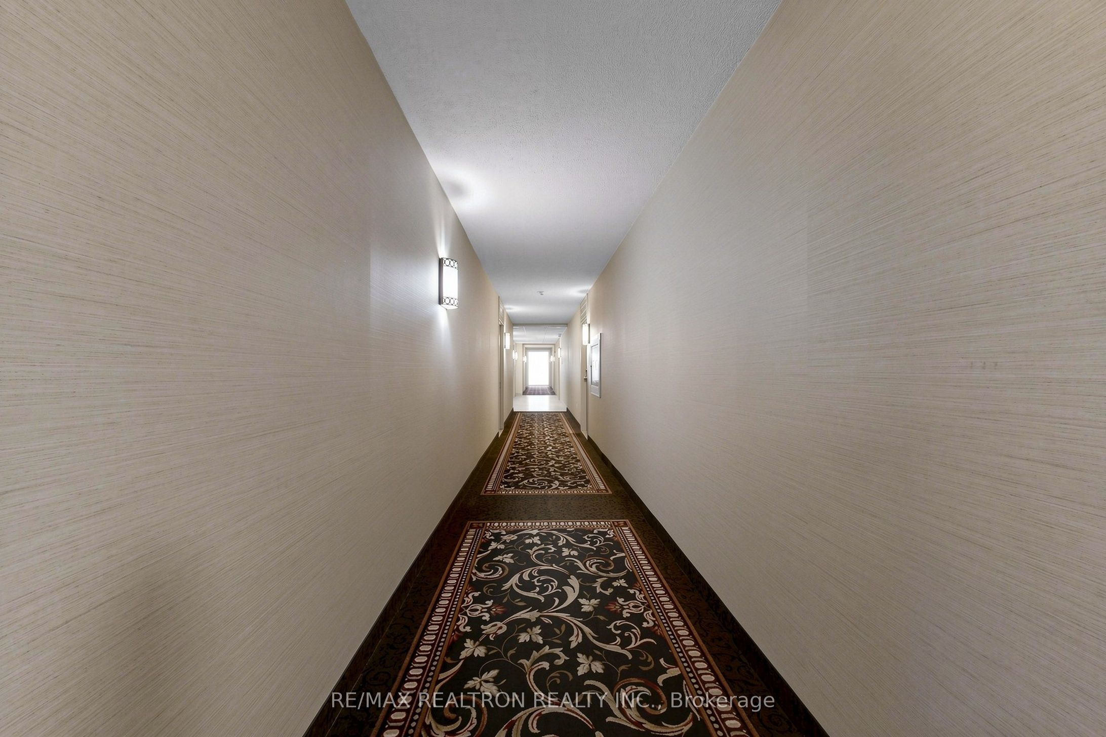 326 E Major Mackenzie Drive 307 Property Photo 8