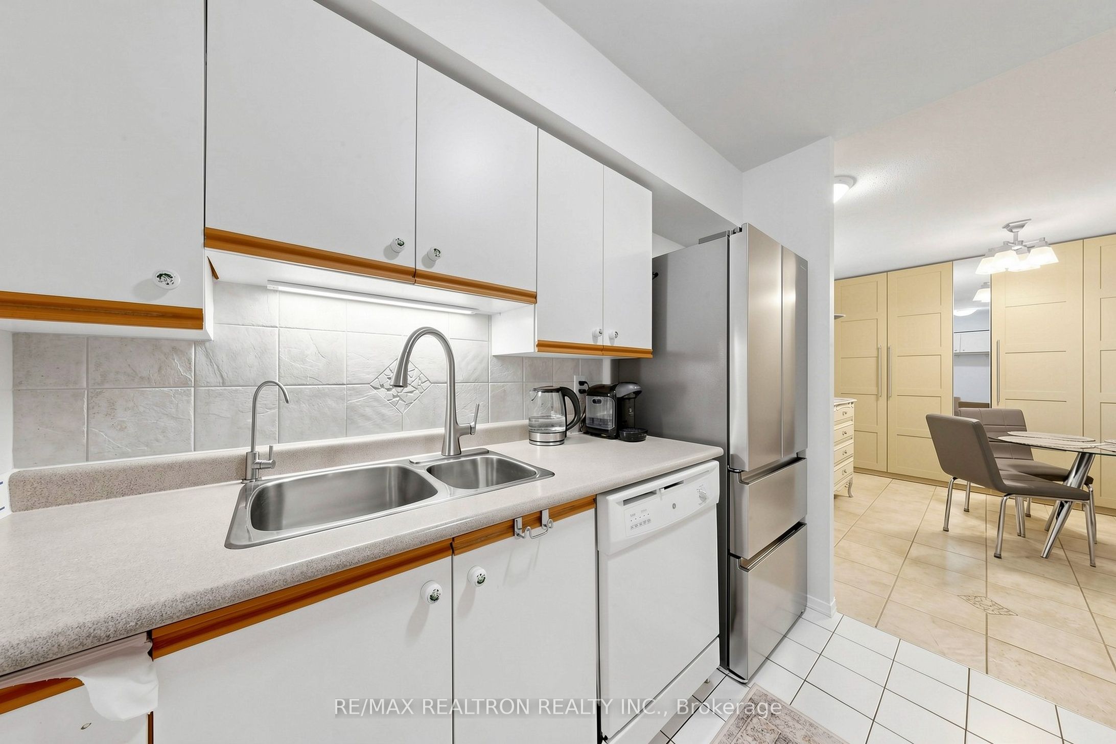 326 E Major Mackenzie Drive 307 Property Photo 19