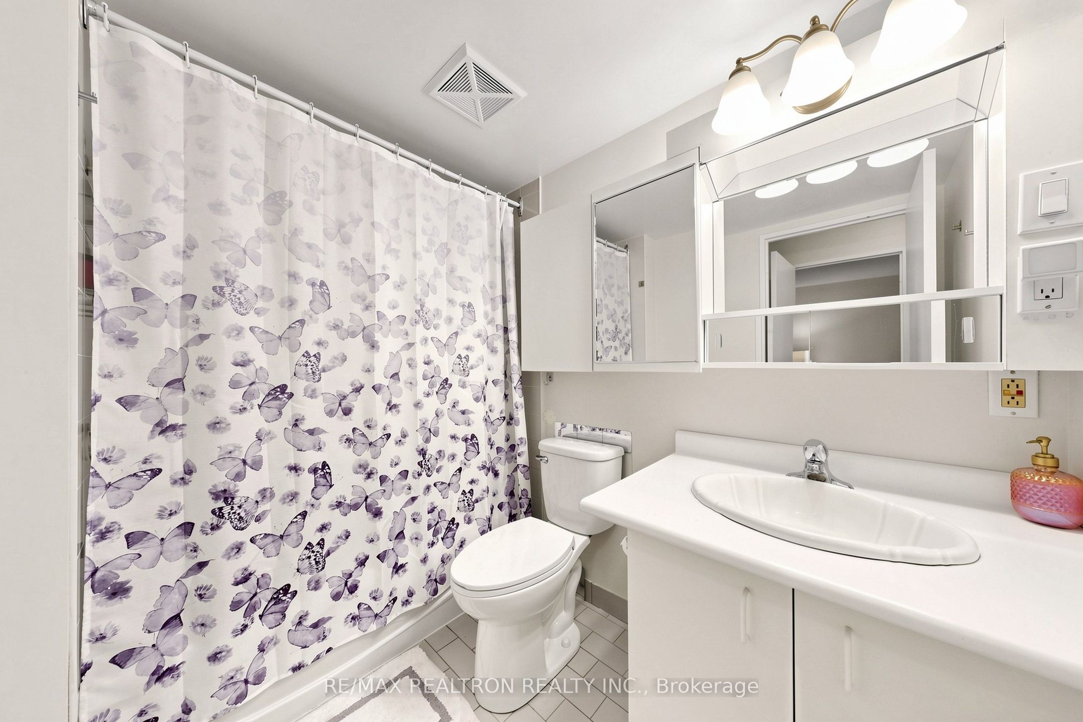 326 E Major Mackenzie Drive 307 Property Photo 23
