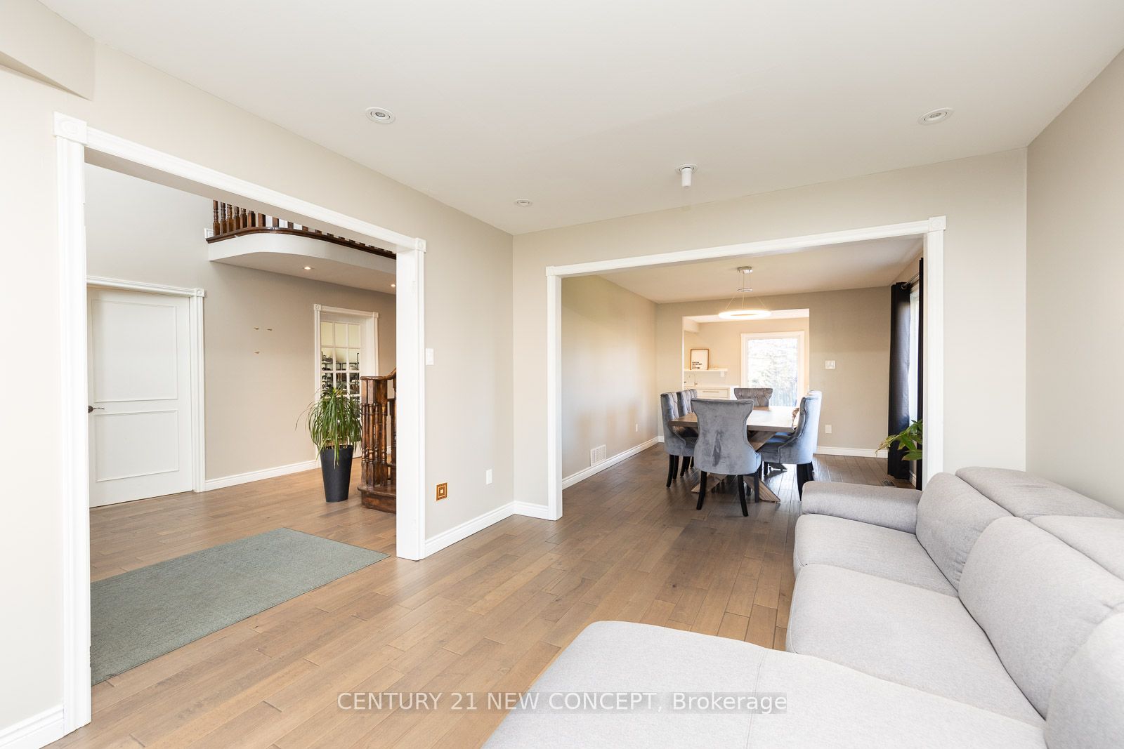 40 Marchwood Crescent Property Photo 7