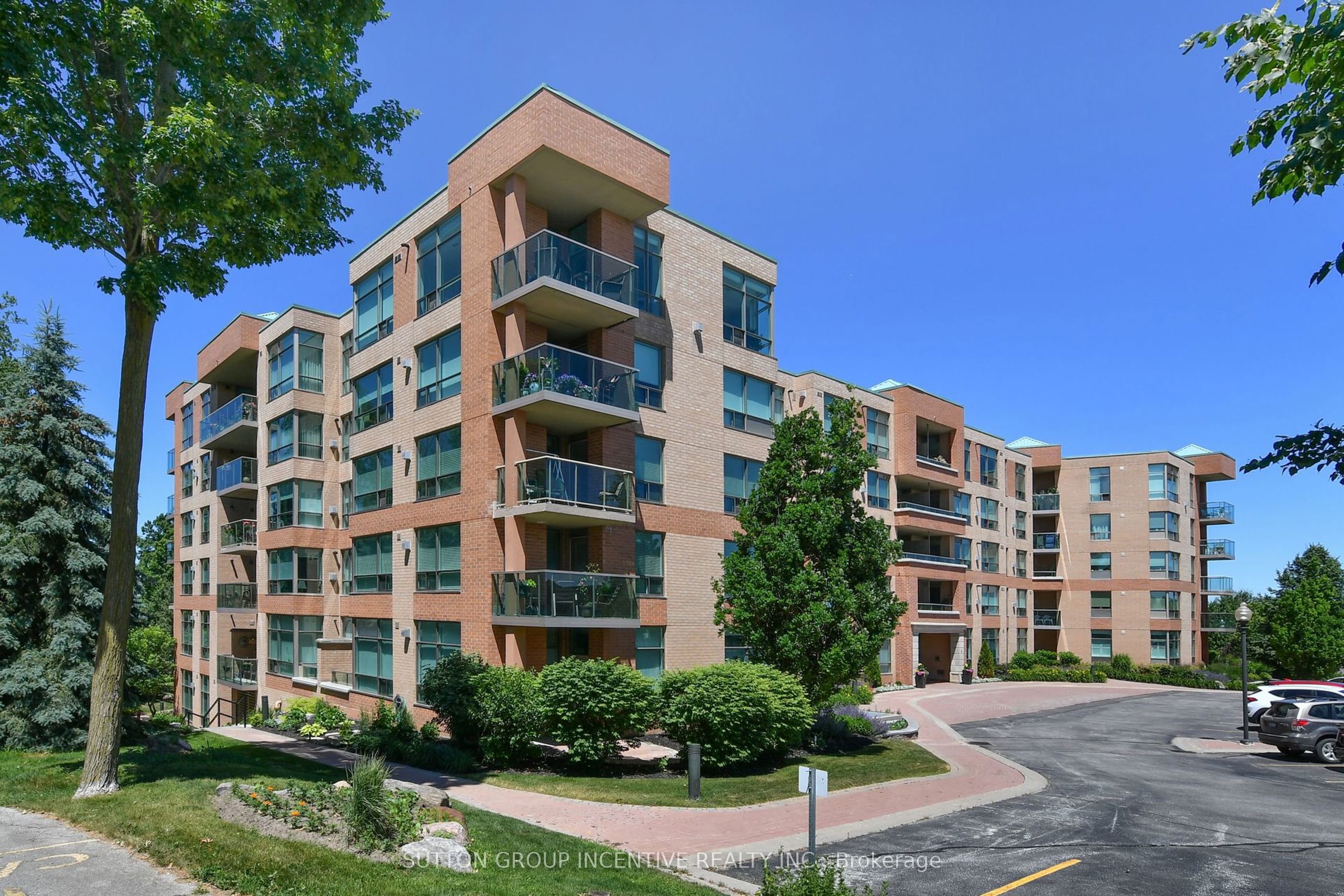 4 Briar Hill Heights 308 Property Photo 1
