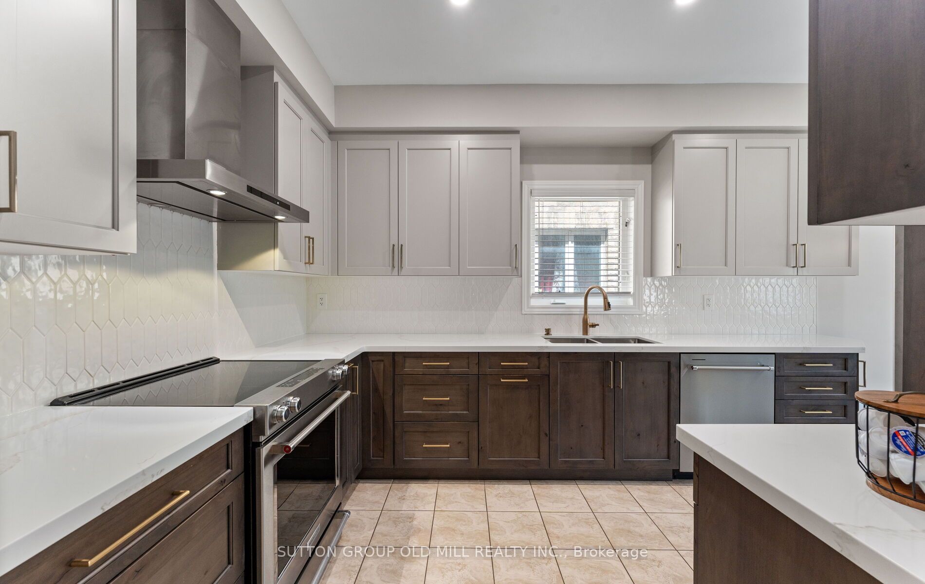 201 Vellore Park Avenue Property Photo 4