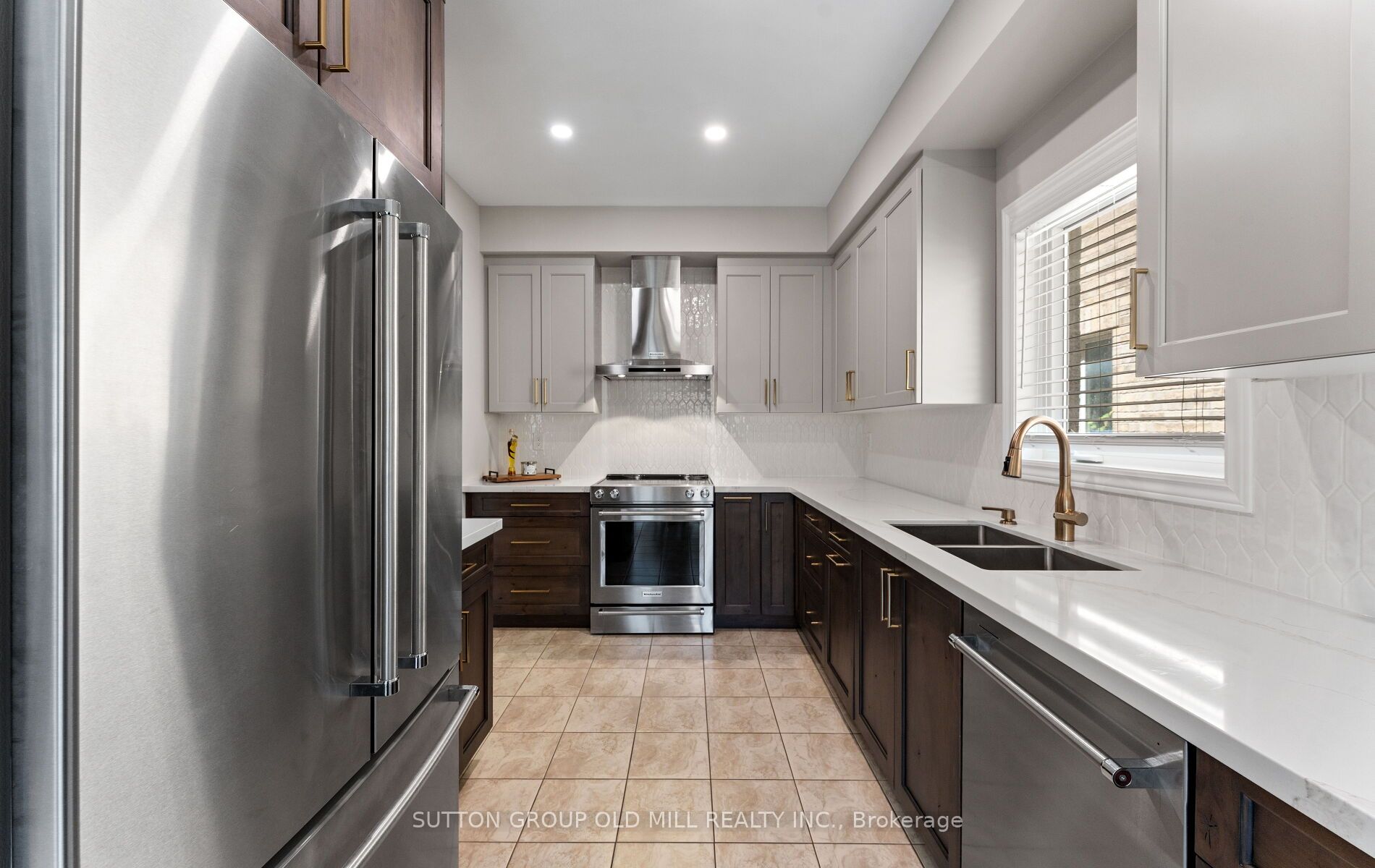 201 Vellore Park Avenue Property Photo 6