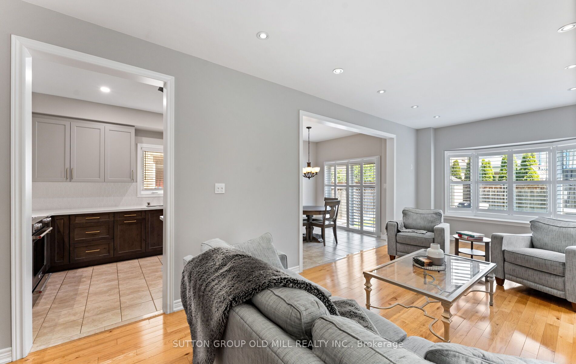 201 Vellore Park Avenue Property Photo 10