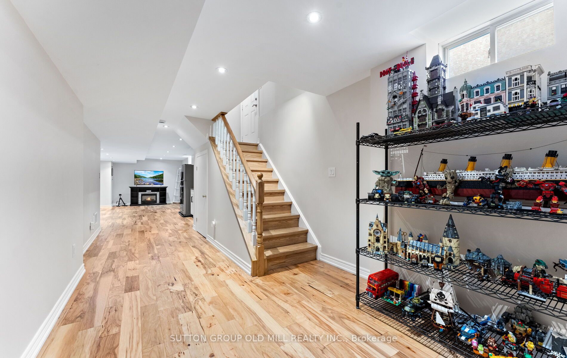 201 Vellore Park Avenue Property Photo 32