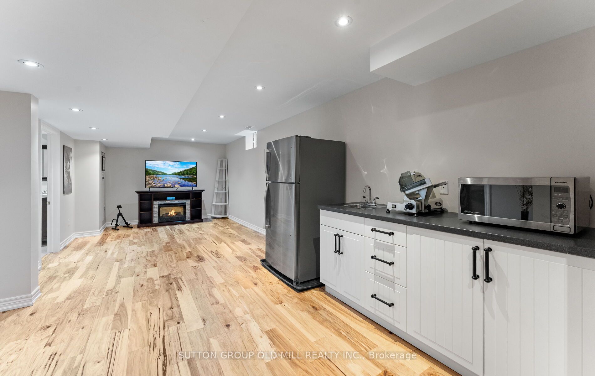 201 Vellore Park Avenue Property Photo 35