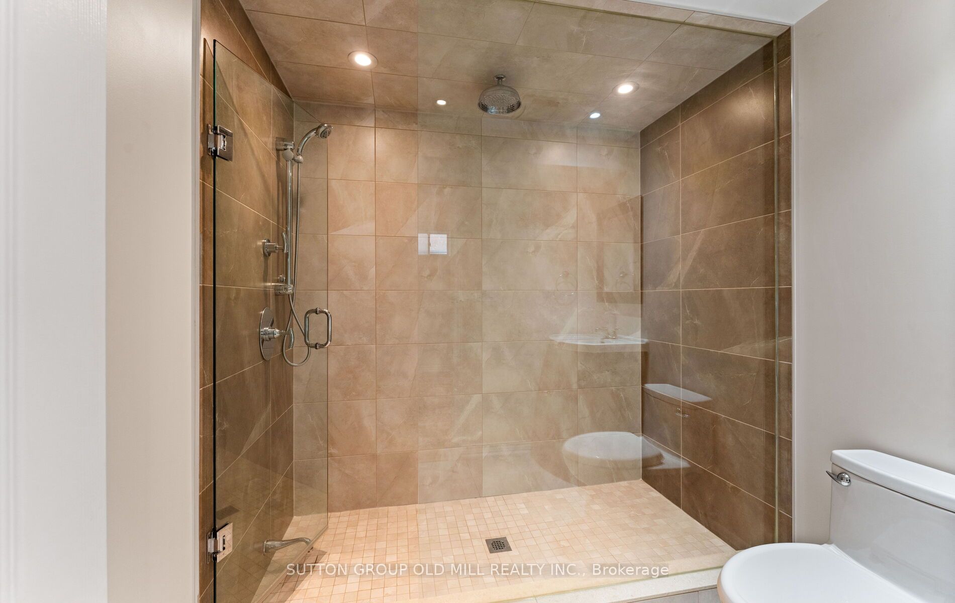 201 Vellore Park Avenue Property Photo 41