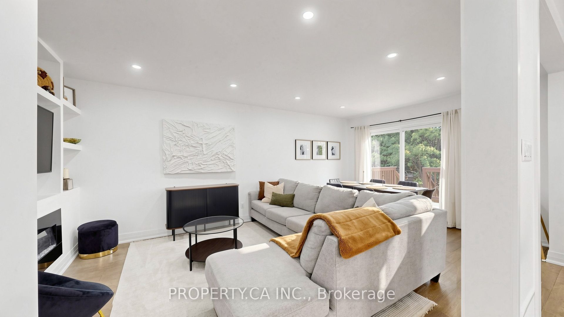 32 Hodgins Avenue Property Photo 6