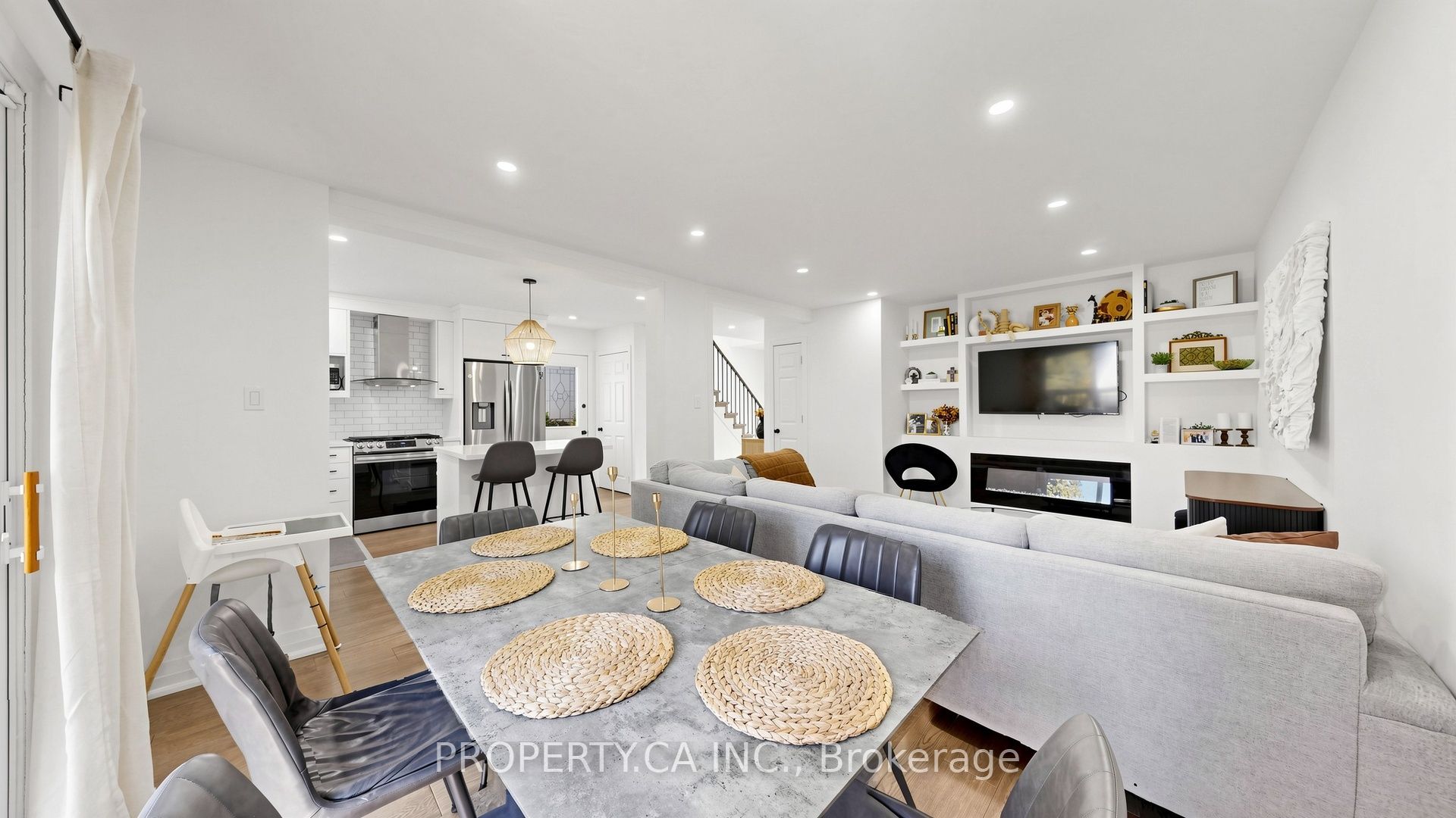 32 Hodgins Avenue Property Photo 8