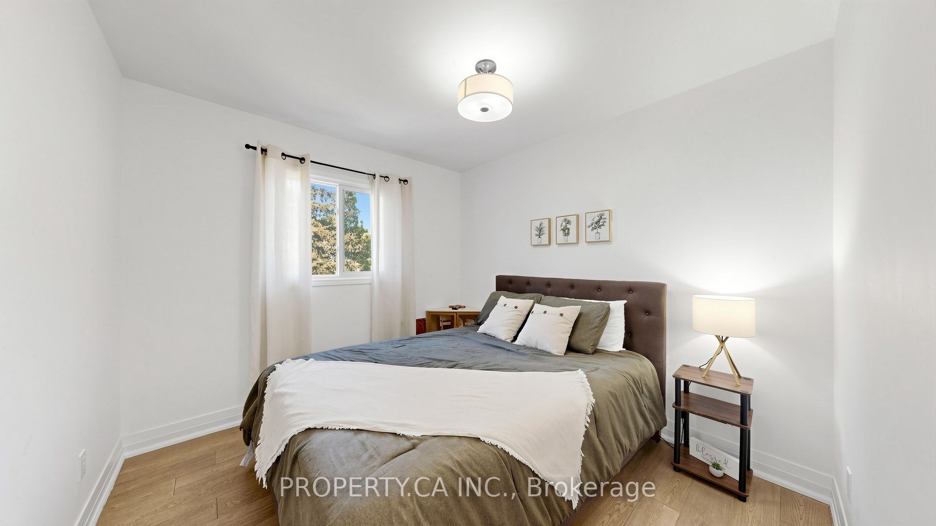 32 Hodgins Avenue Property Photo 27