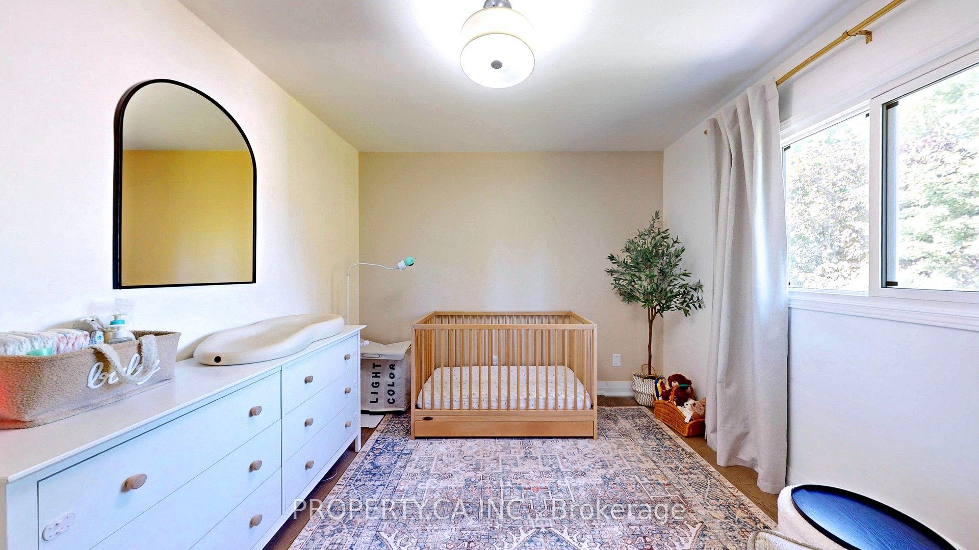 32 Hodgins Avenue Property Photo 33