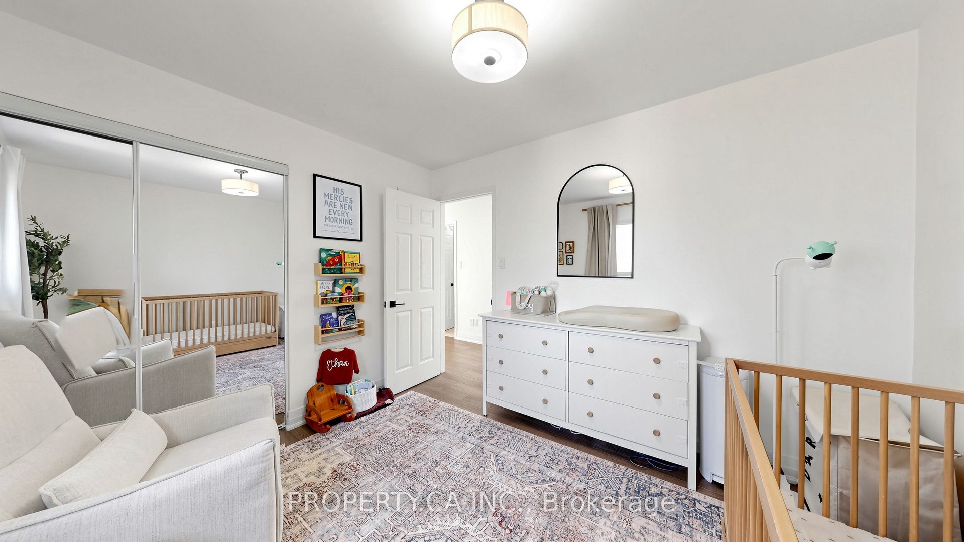 32 Hodgins Avenue Property Photo 34