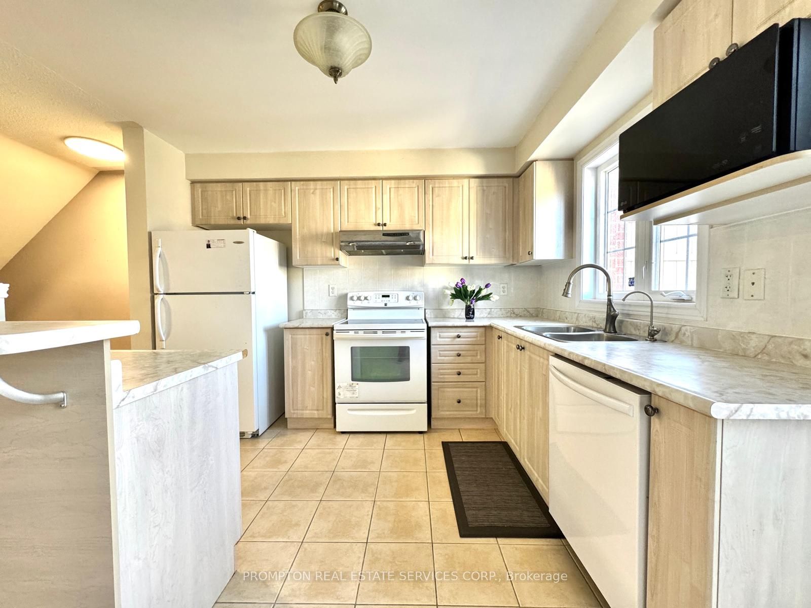 2516 Bur Oak Avenue Property Photo 2