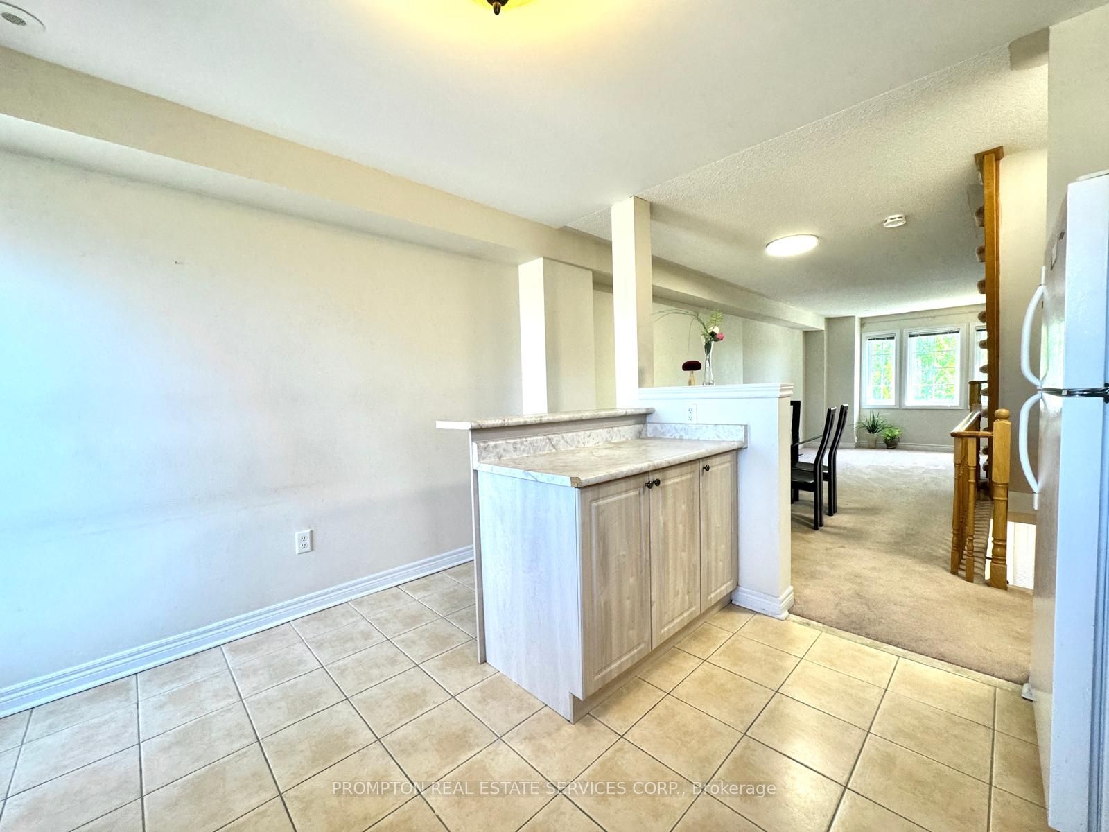 2516 Bur Oak Avenue Property Photo 5