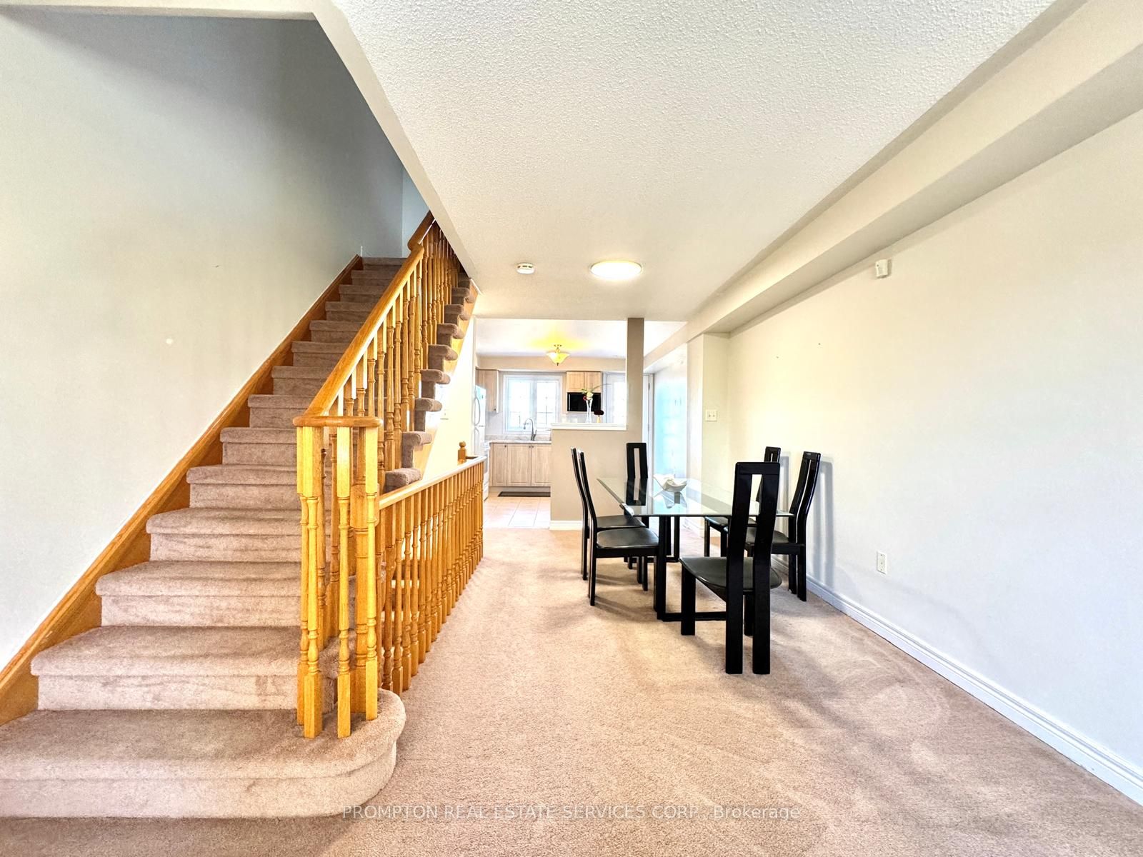 2516 Bur Oak Avenue Property Photo 9