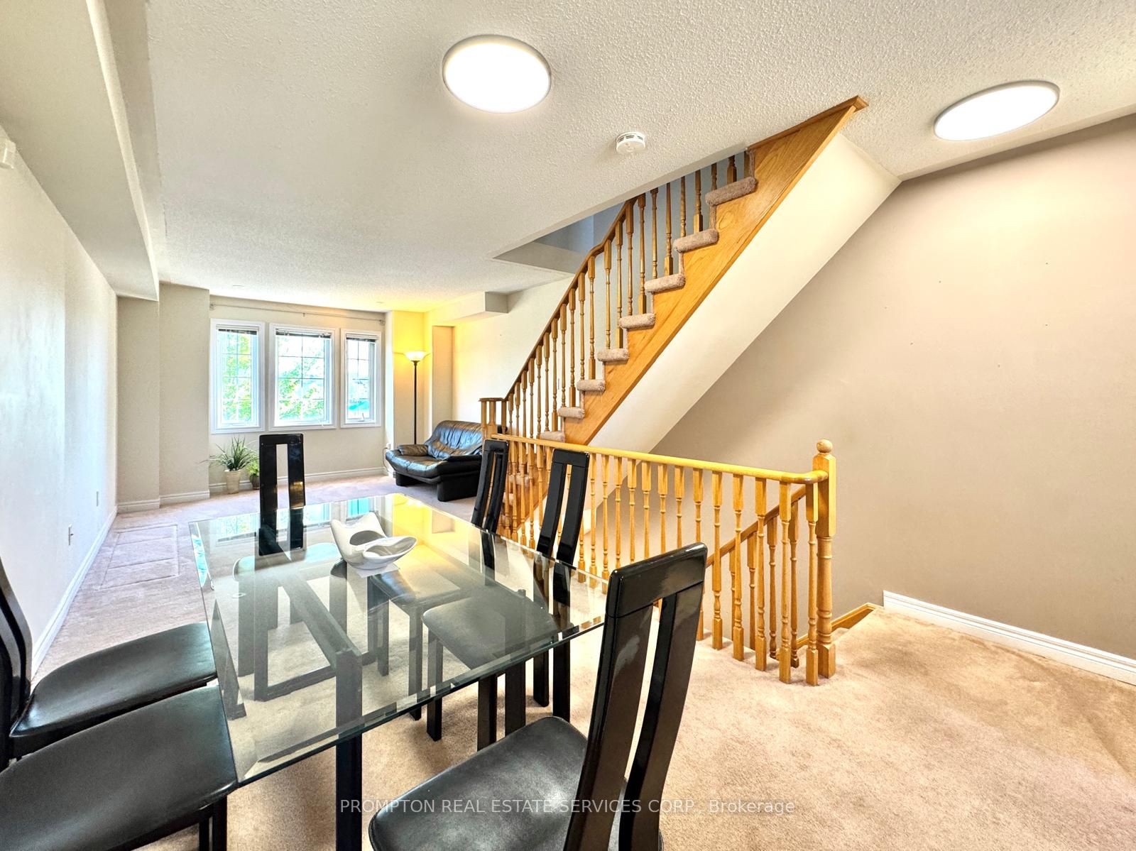 2516 Bur Oak Avenue Property Photo 10