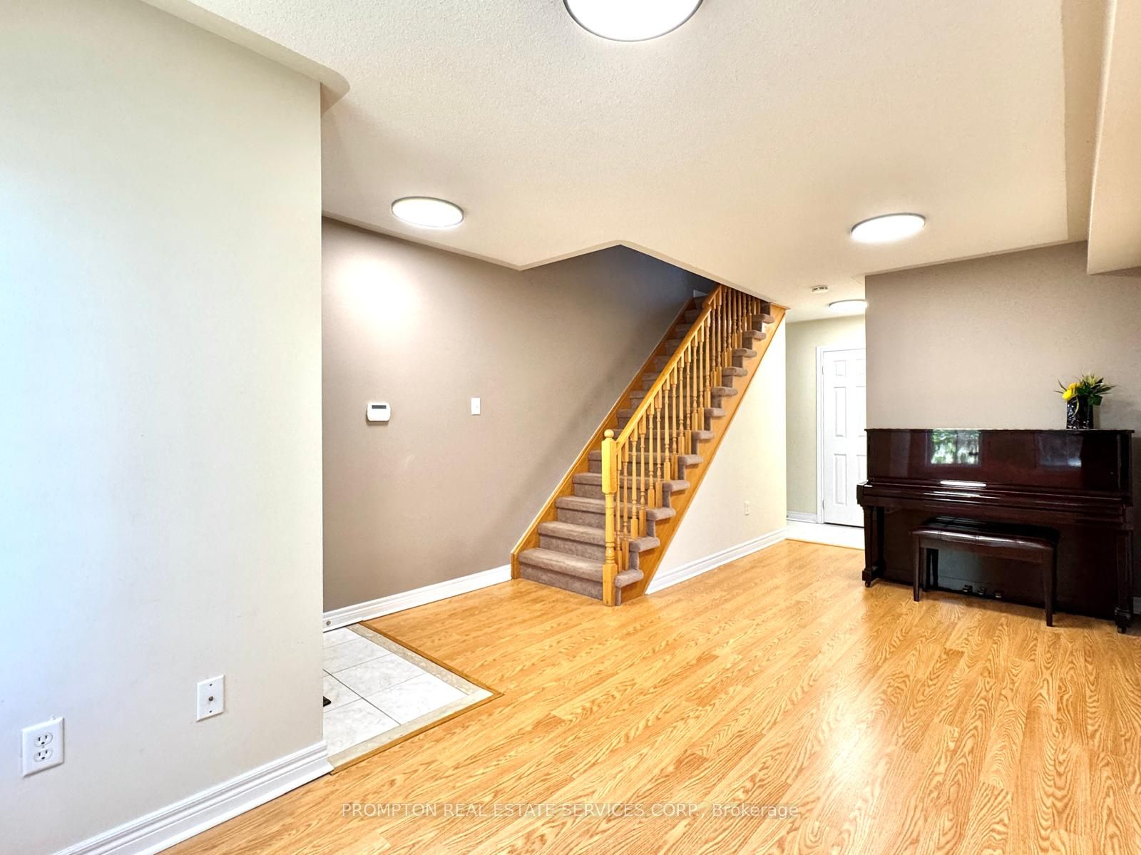 2516 Bur Oak Avenue Property Photo 12