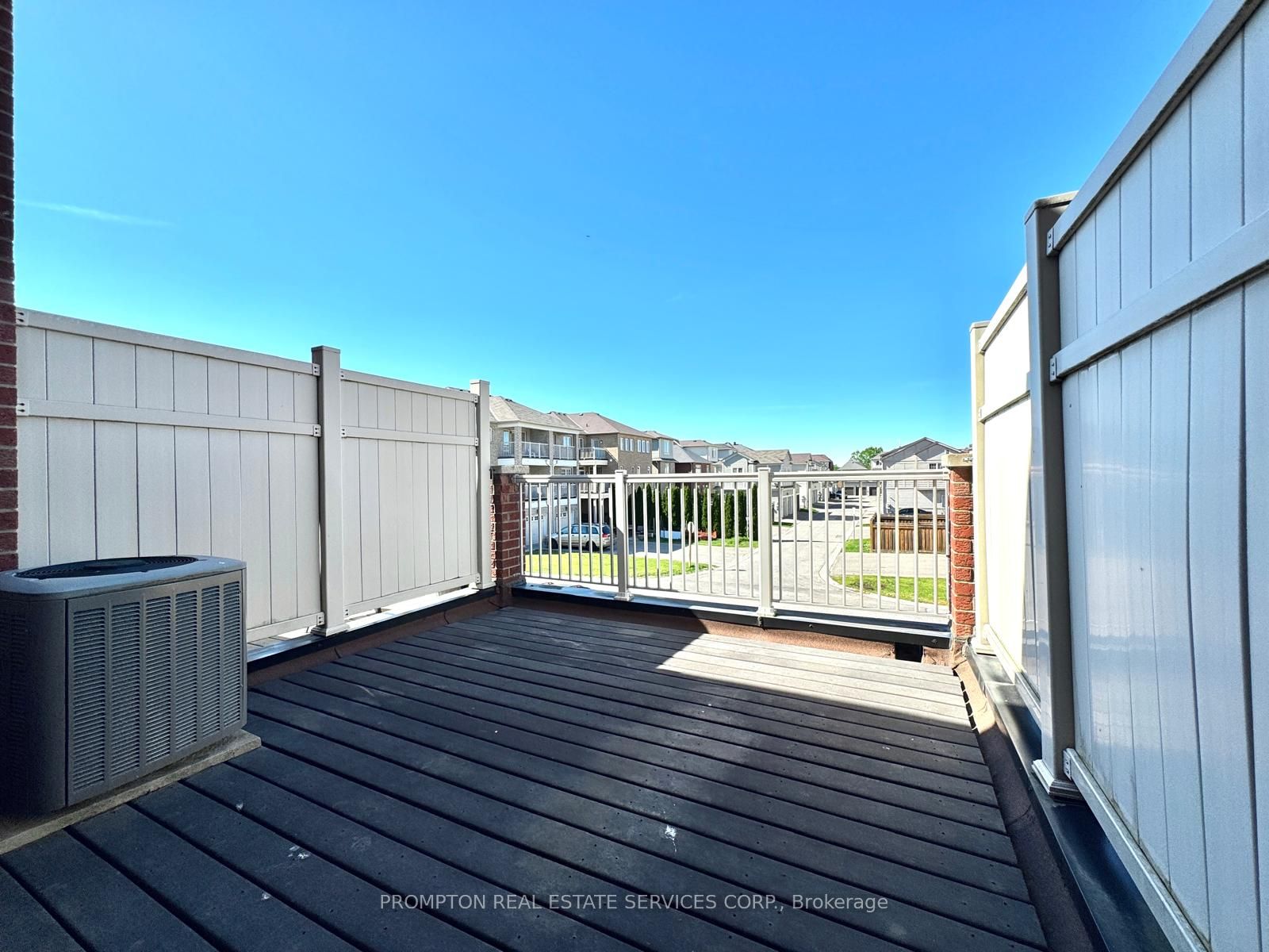 2516 Bur Oak Avenue Property Photo 14