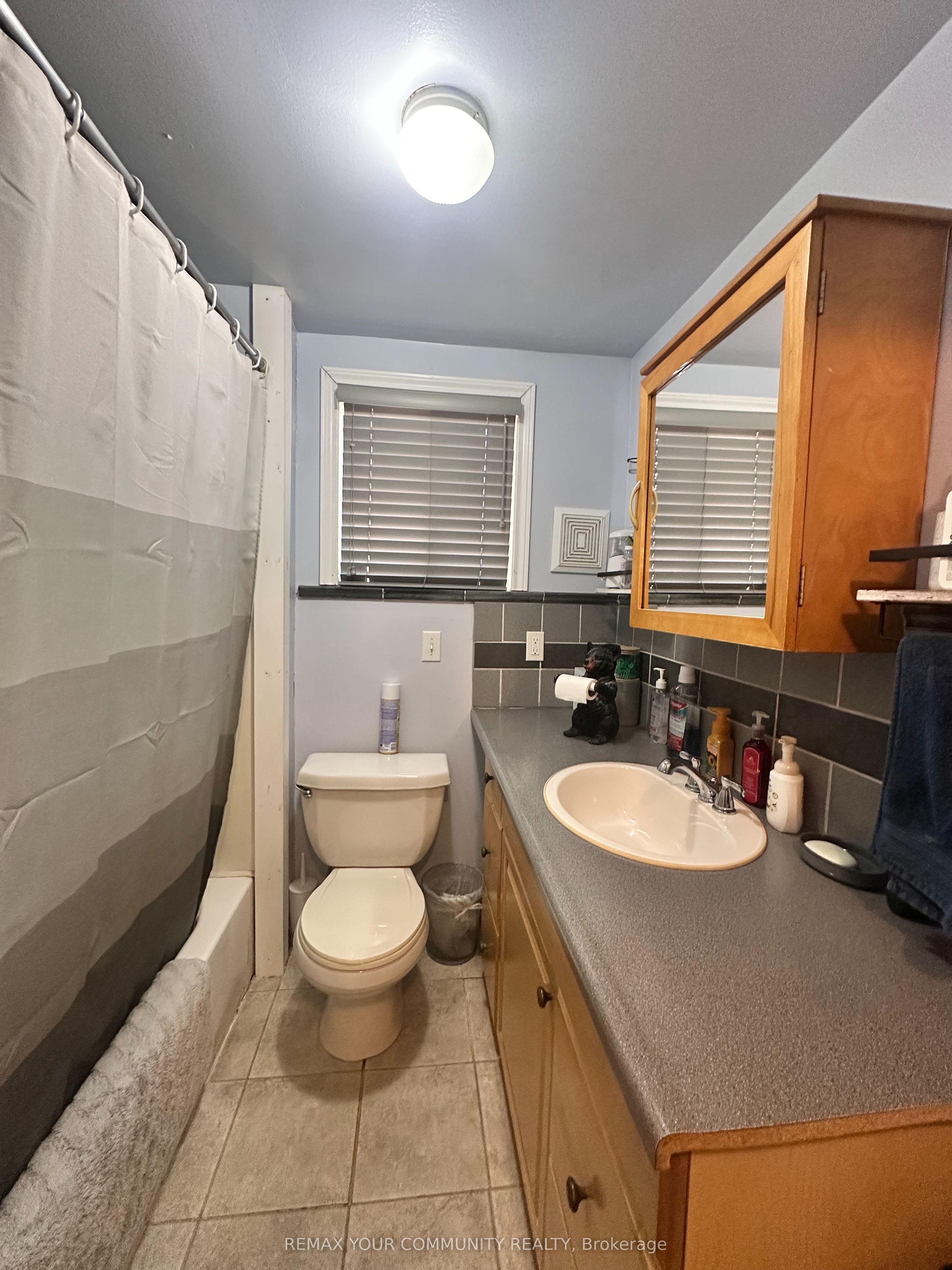 1002 Lake Drive E Property Photo 13