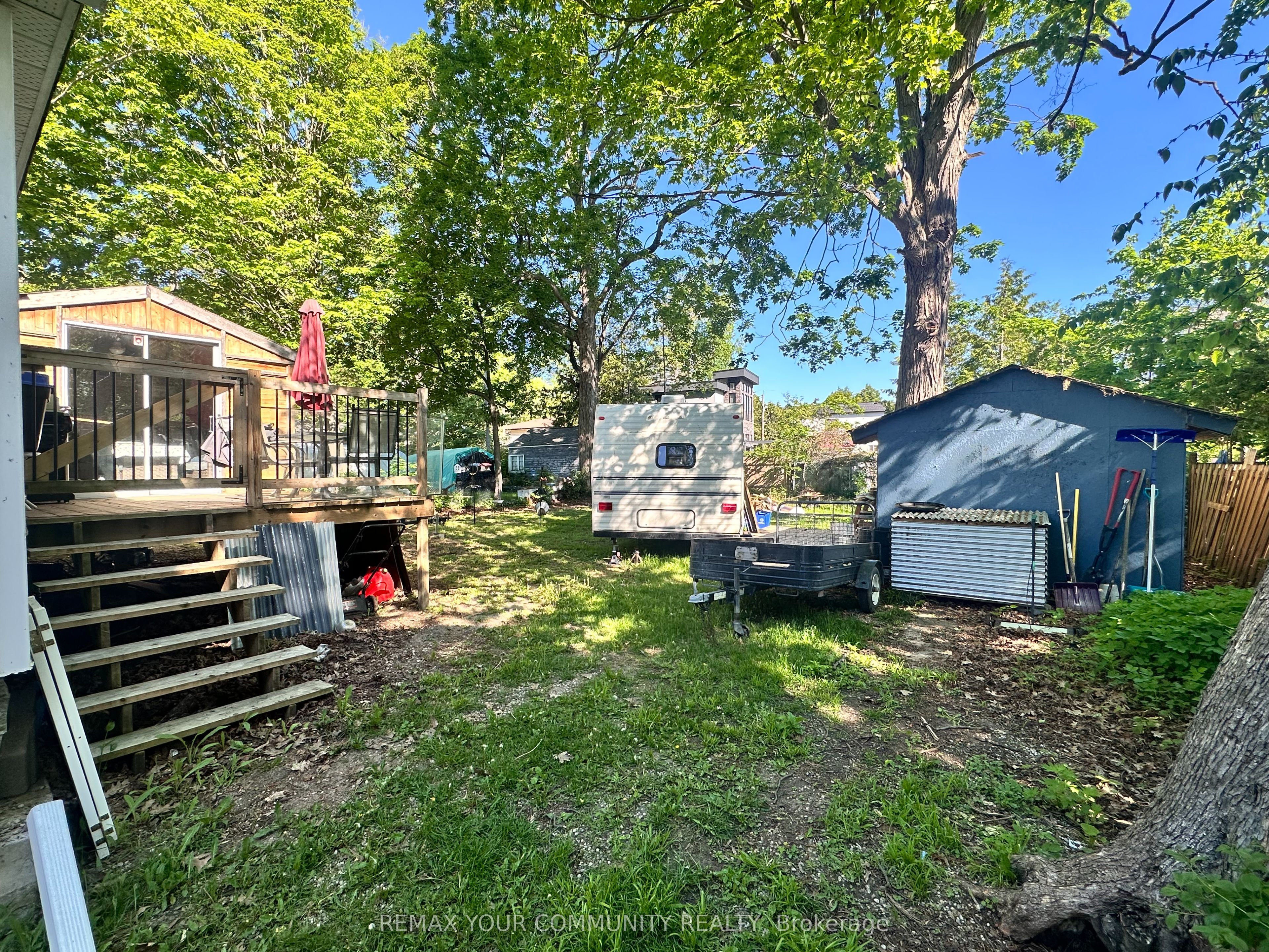 1002 Lake Drive E Property Photo 18