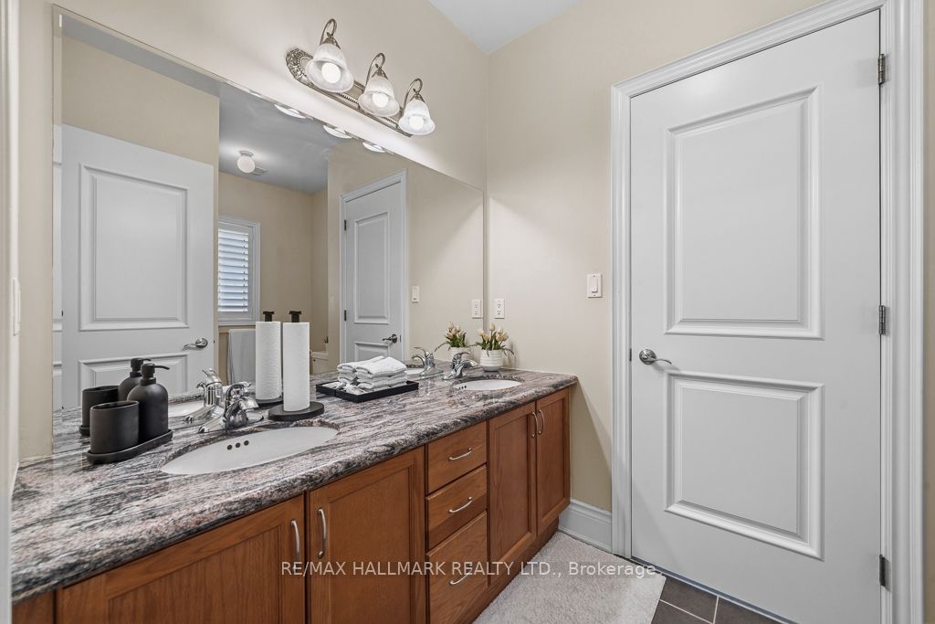 321 Grand Vellore Crescent Property Photo 33