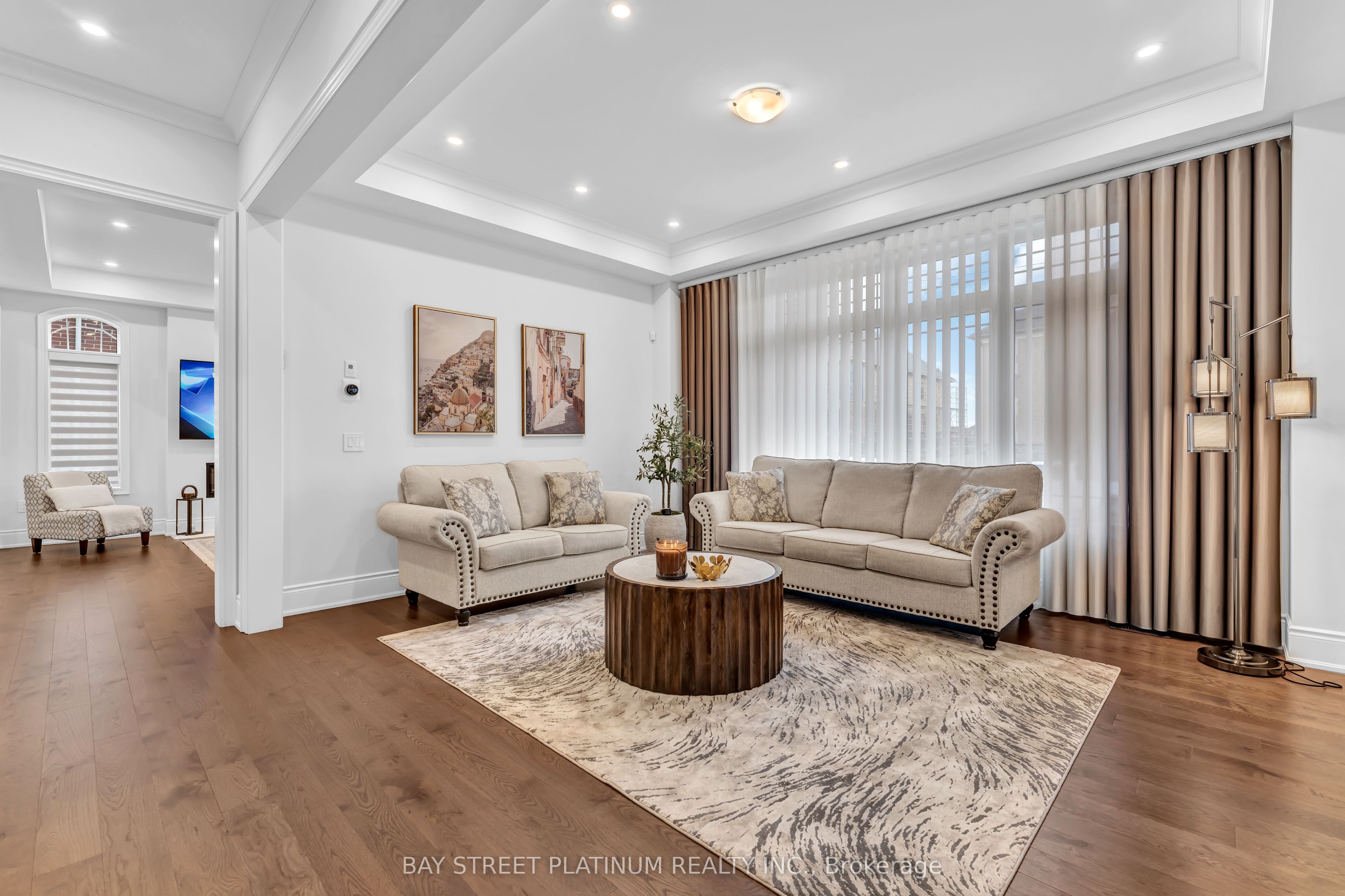 18 Woodgate Pines Drive Property Photo 14