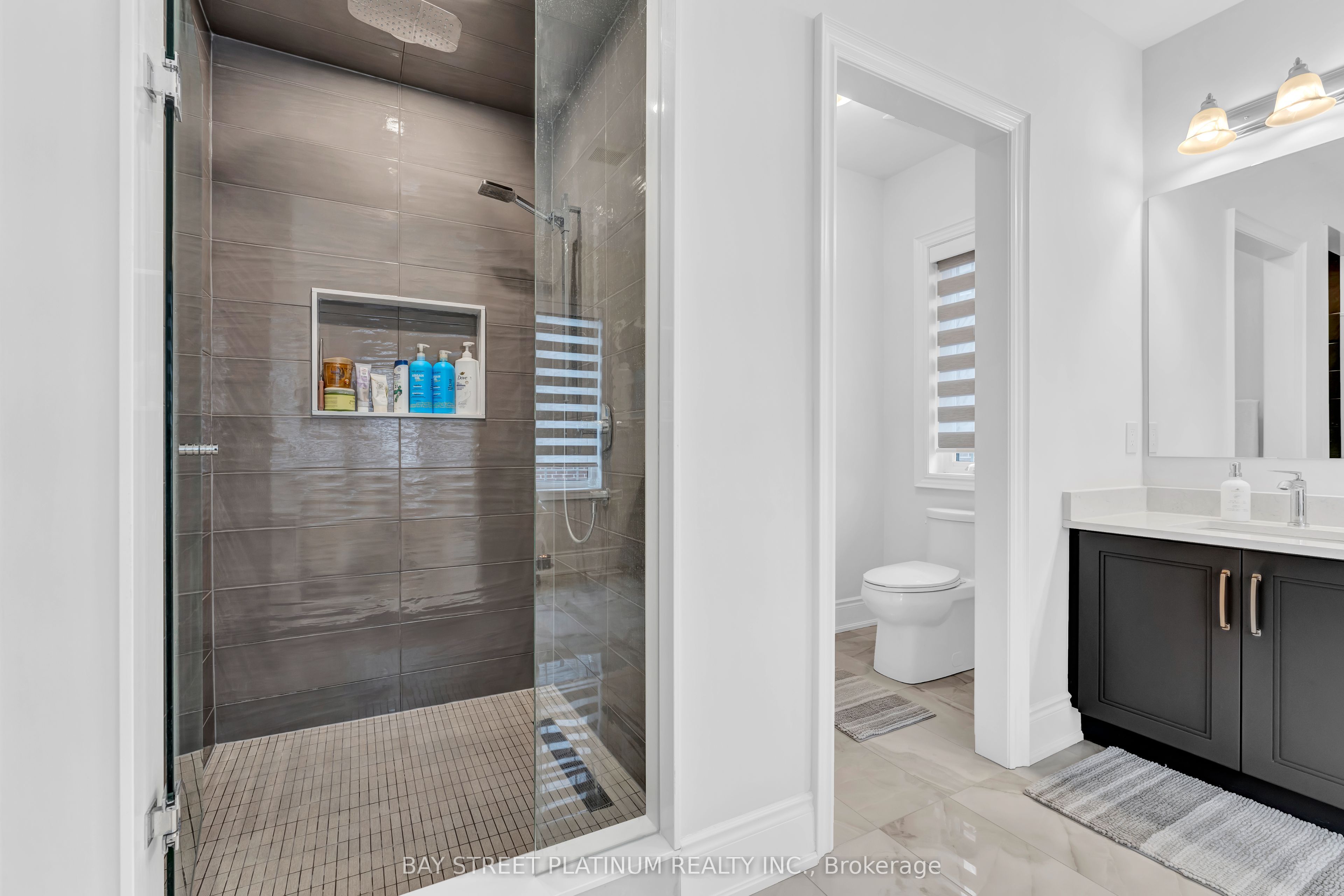 18 Woodgate Pines Drive Property Photo 33