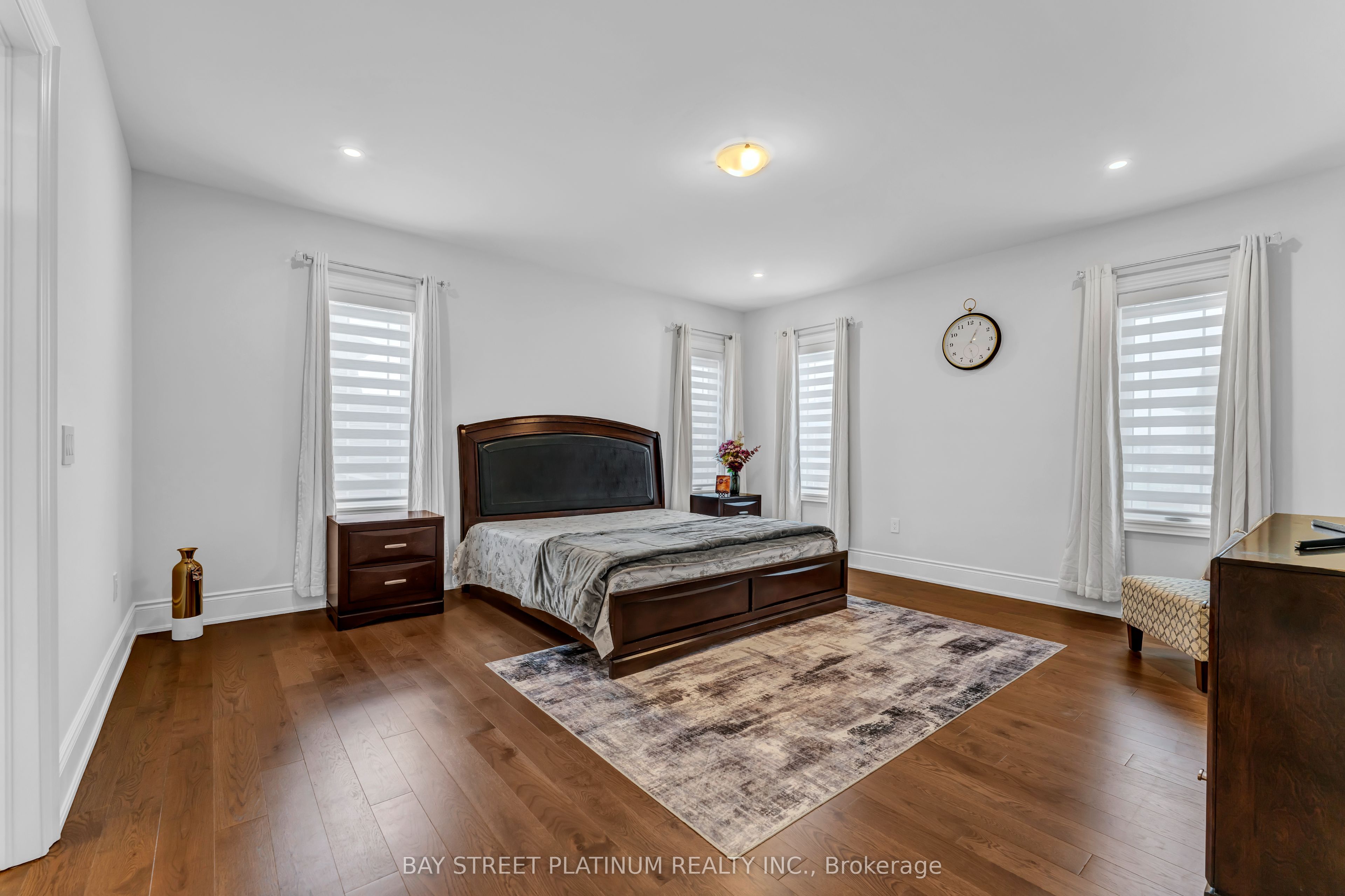18 Woodgate Pines Drive Property Photo 34