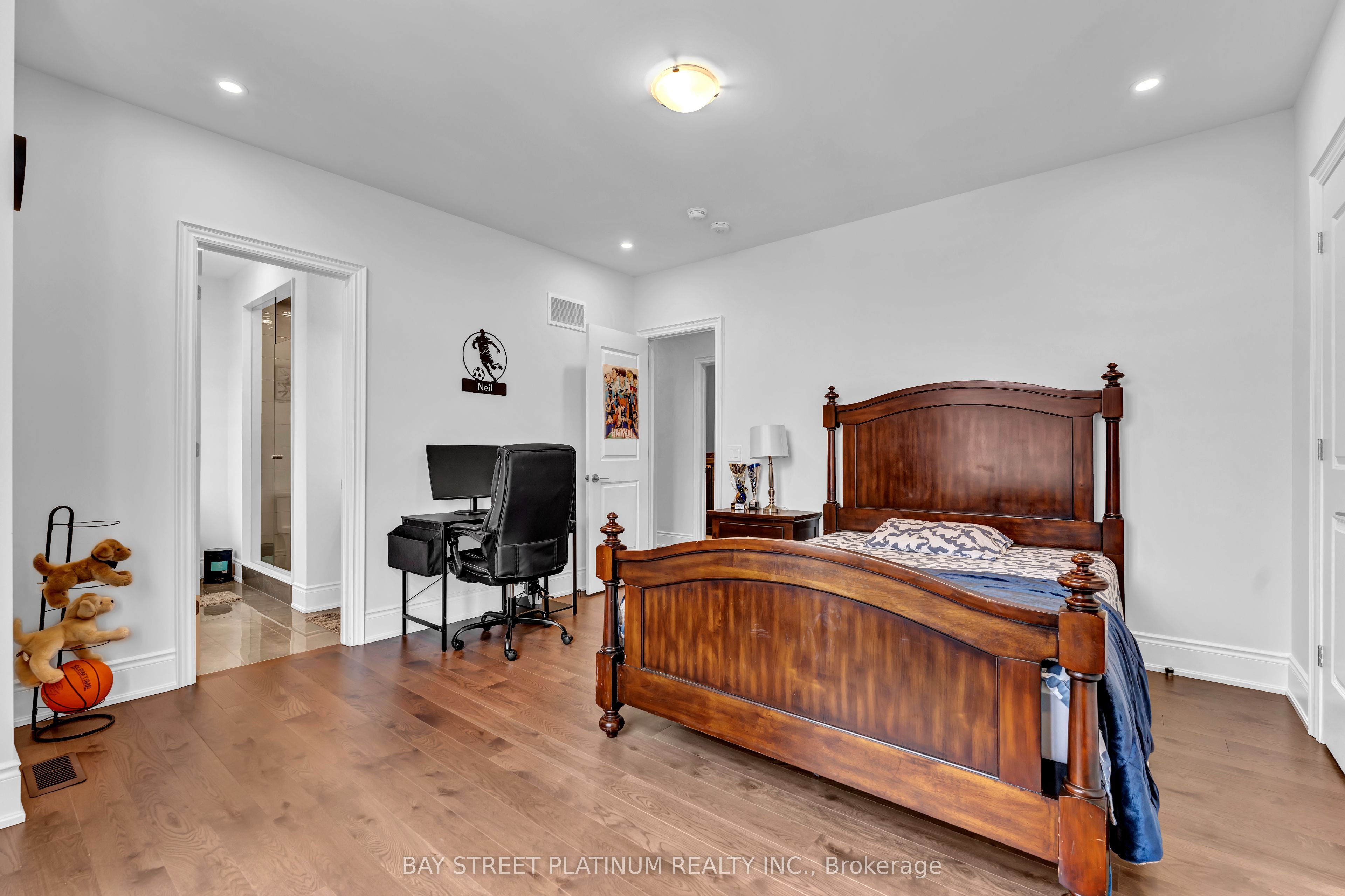 18 Woodgate Pines Drive Property Photo 37