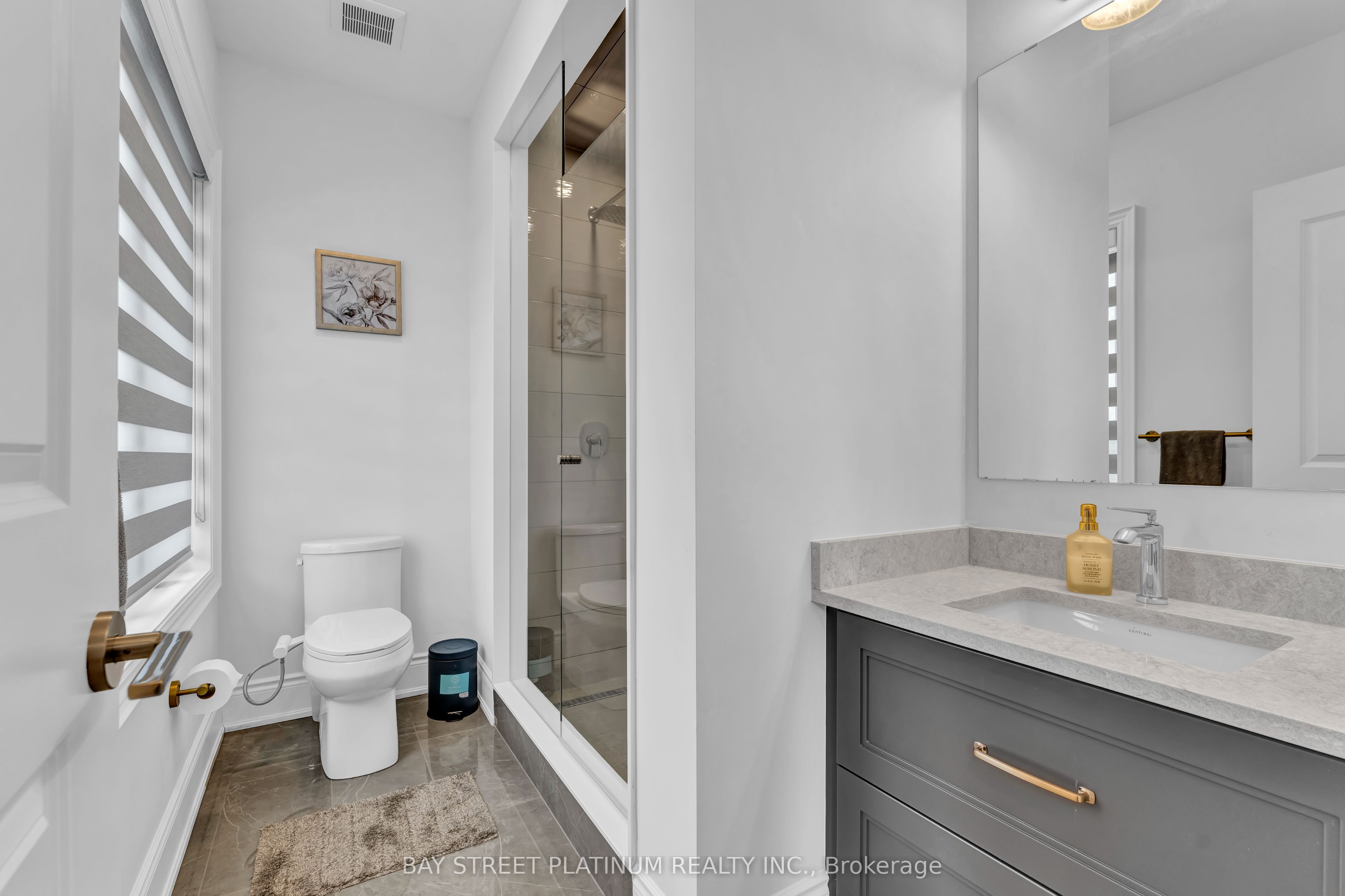 18 Woodgate Pines Drive Property Photo 40