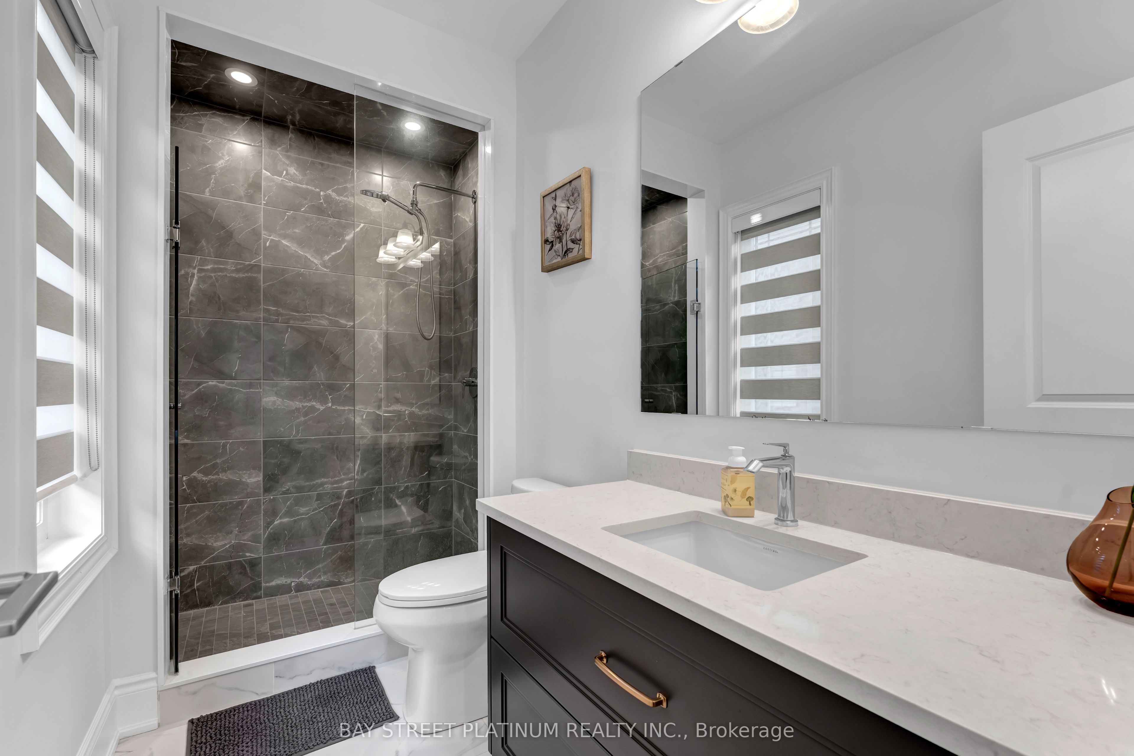 18 Woodgate Pines Drive Property Photo 45