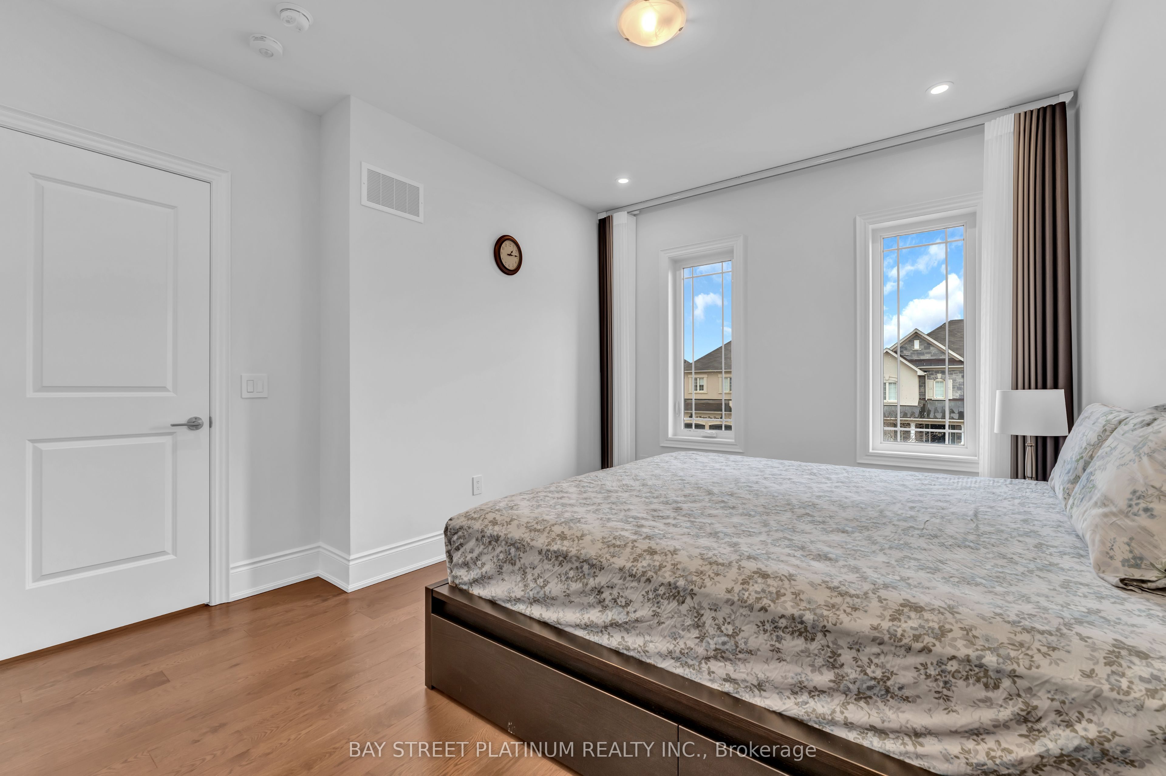 18 Woodgate Pines Drive Property Photo 46