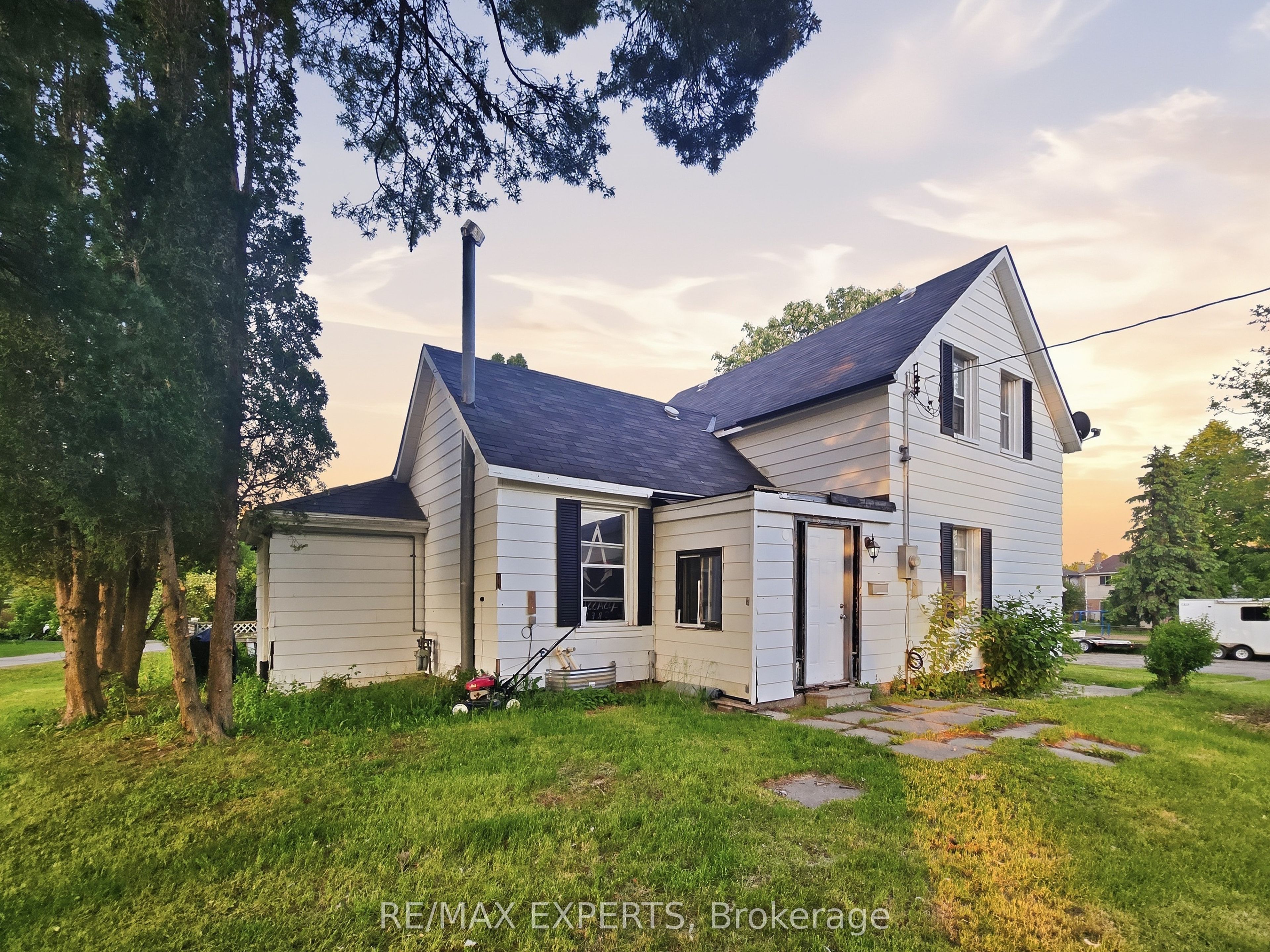47 Walnut Street Property Photo 4
