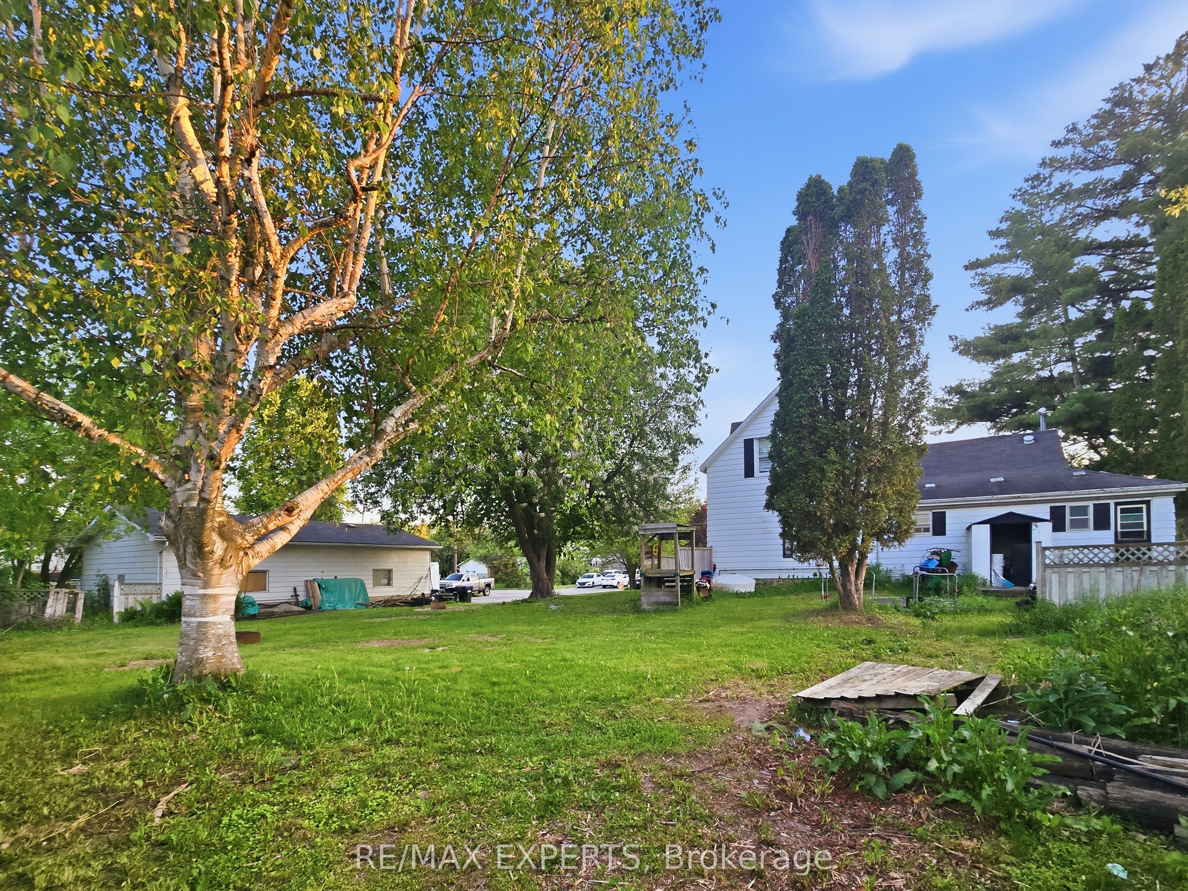 47 Walnut Street Property Photo 8
