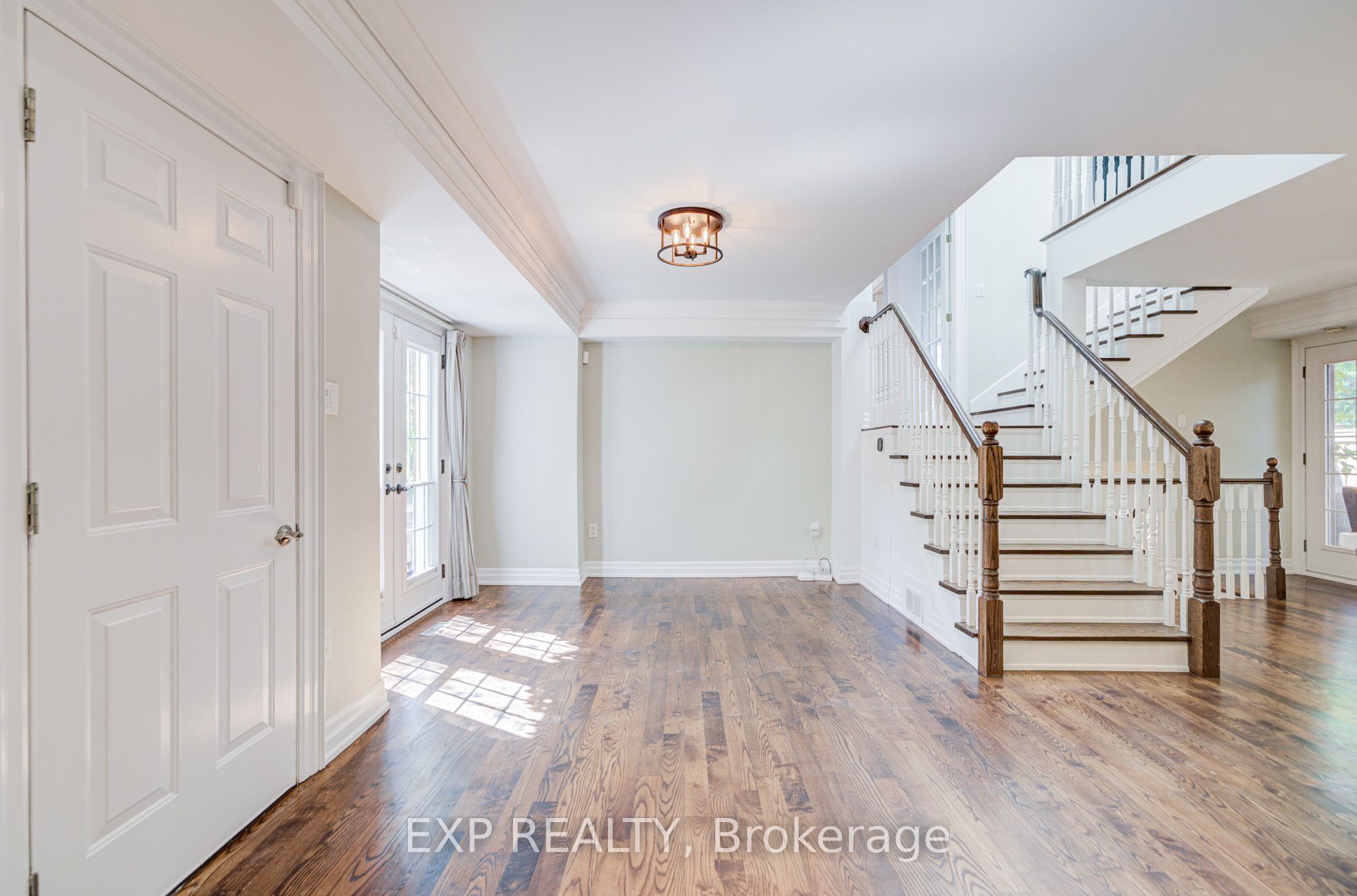82 Derby Court Property Photo 4