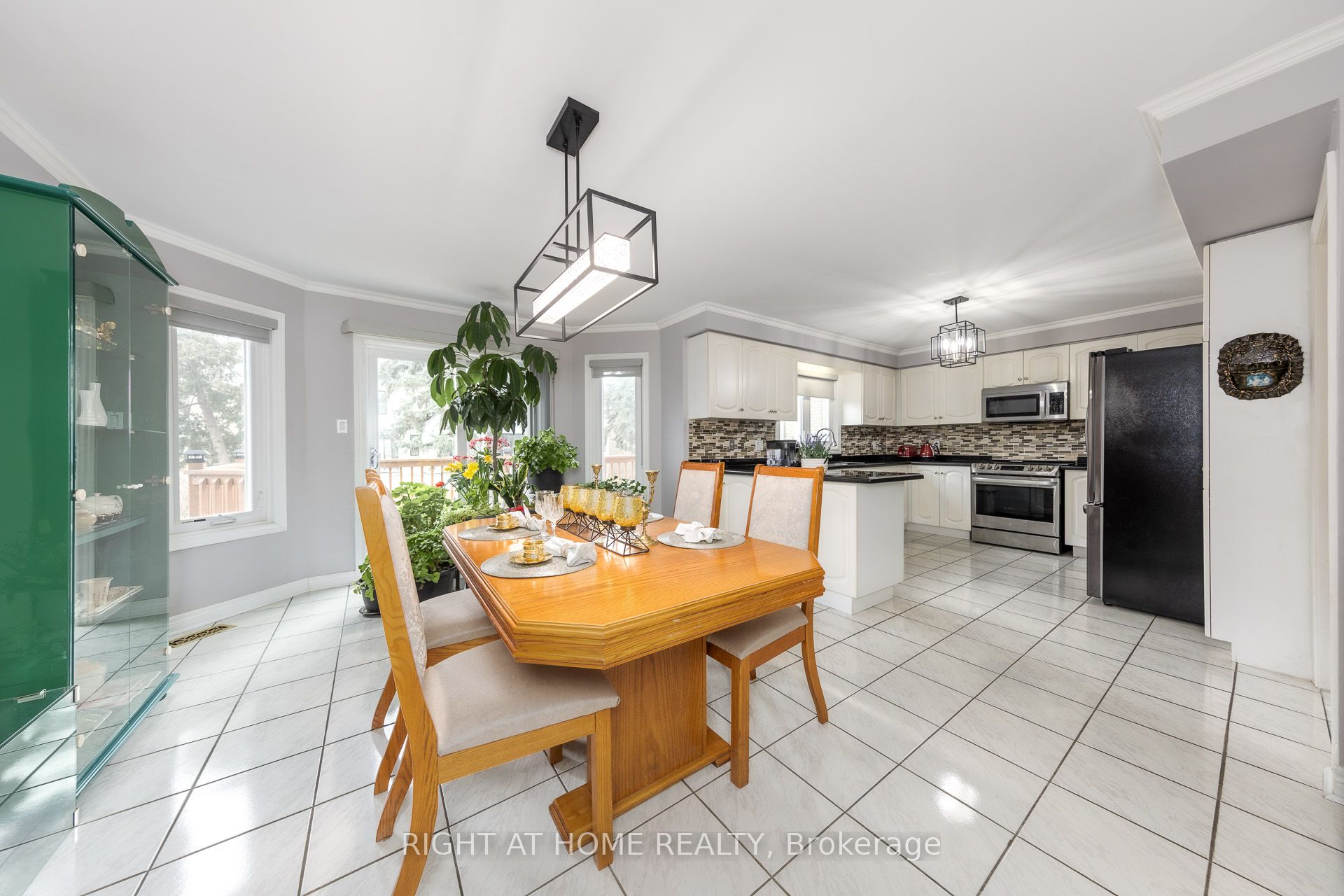 27 Addison Street Property Photo 14