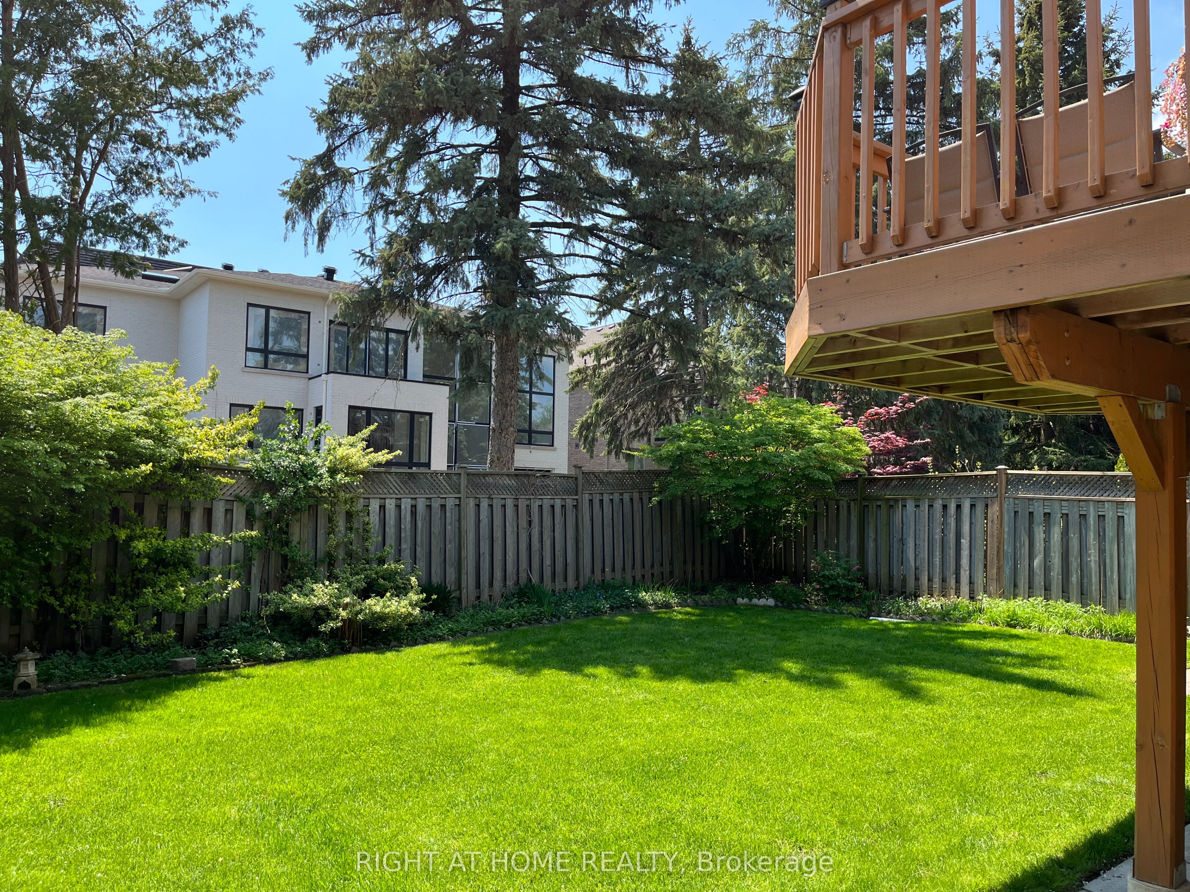 27 Addison Street Property Photo 46