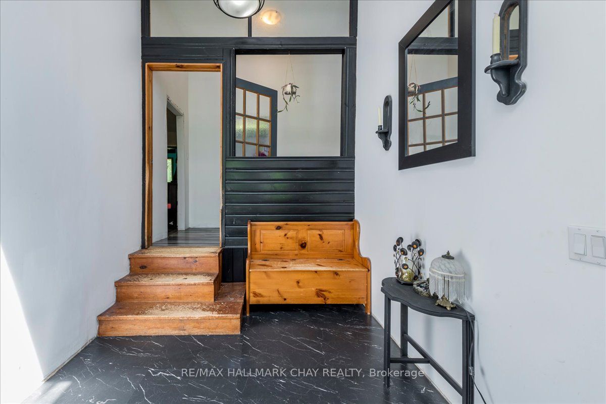1805 St John's Road Property Photo 3